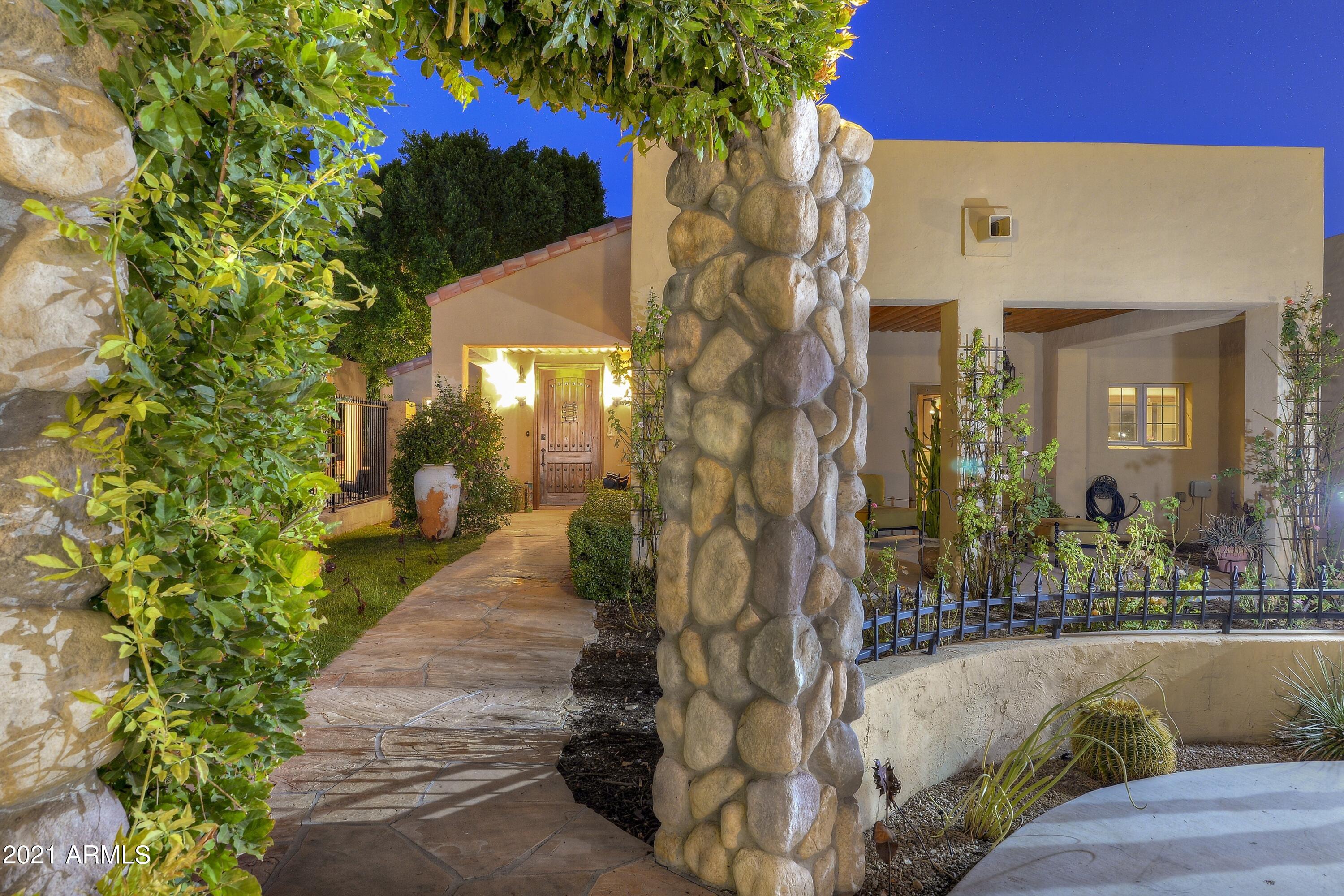 Country Club Manor - Residential