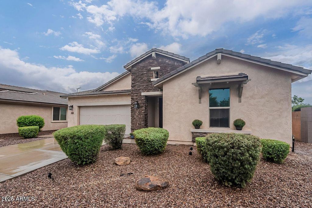 Photo of 1423 E Canary Drive, Gilbert, AZ 85297 (MLS # 6925760)