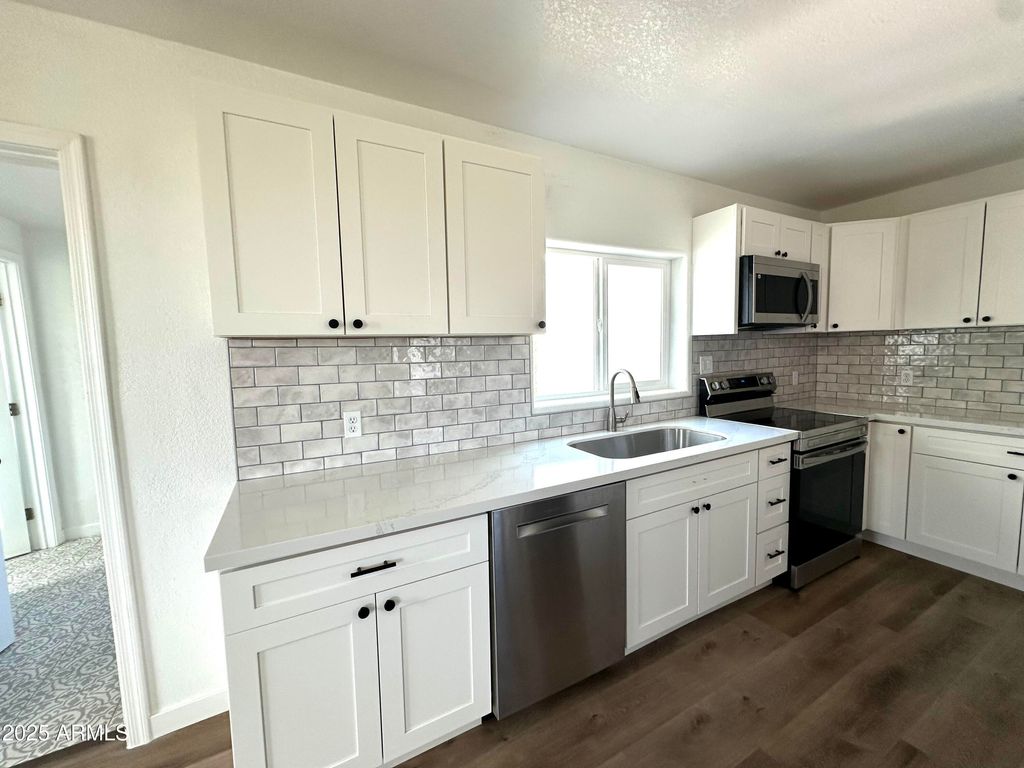 Photo of 202 E Mesa Street, Globe, AZ 85501 (MLS # 6936094)
