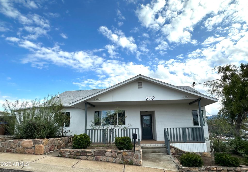 Photo of 202 E Mesa Street, Globe, AZ 85501 (MLS # 6936094)