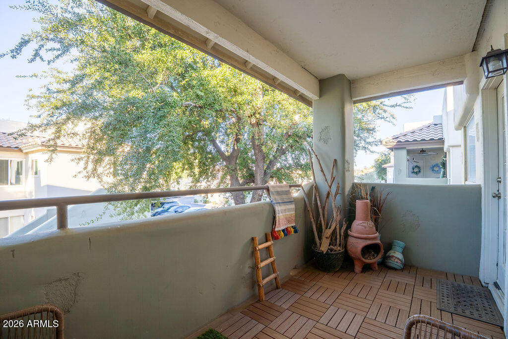 LAKESHORE AT ANDERSEN SPRINGS CONDOMINIUM - Residential