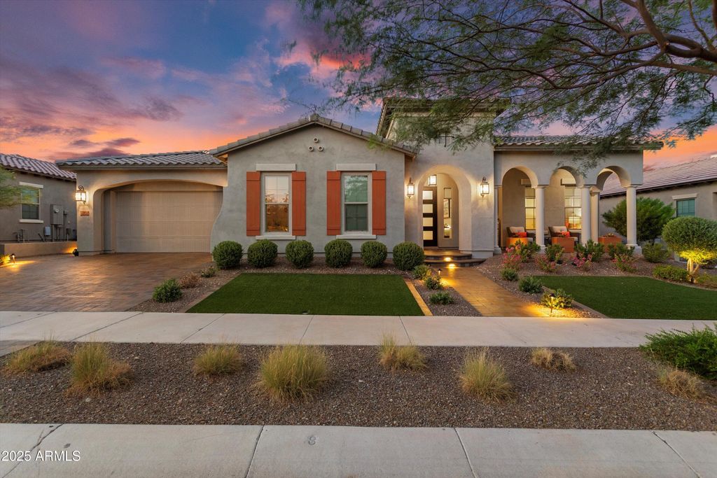 Photo of 20546 W Pasadena Avenue, Buckeye, AZ 85396 (MLS # 6919239)