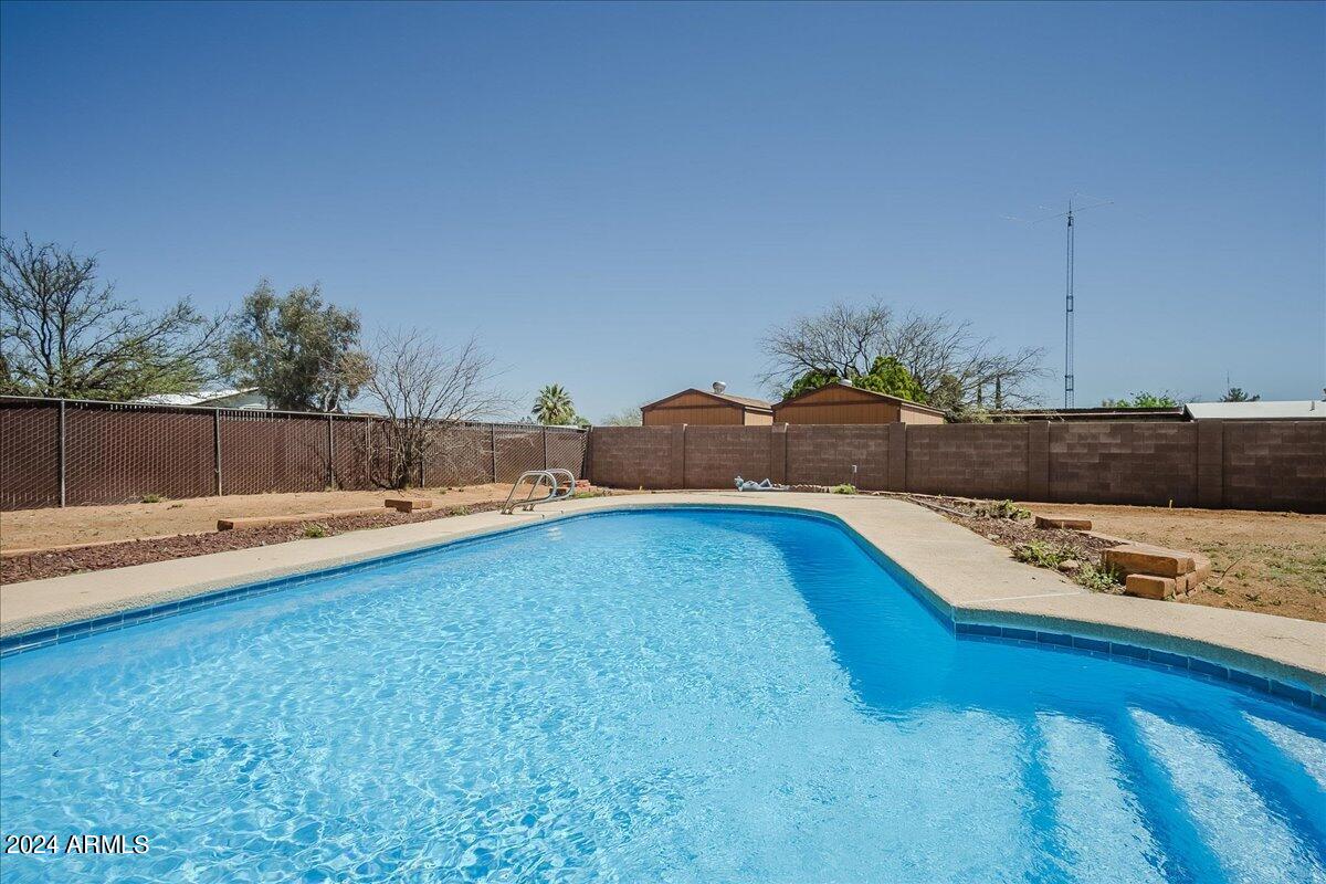TOWN & COUNTRY ESTATES - Residential