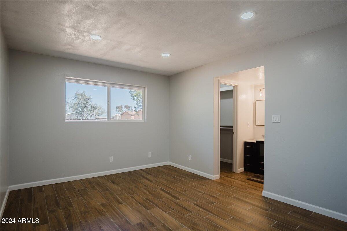 TOWN & COUNTRY ESTATES - Residential