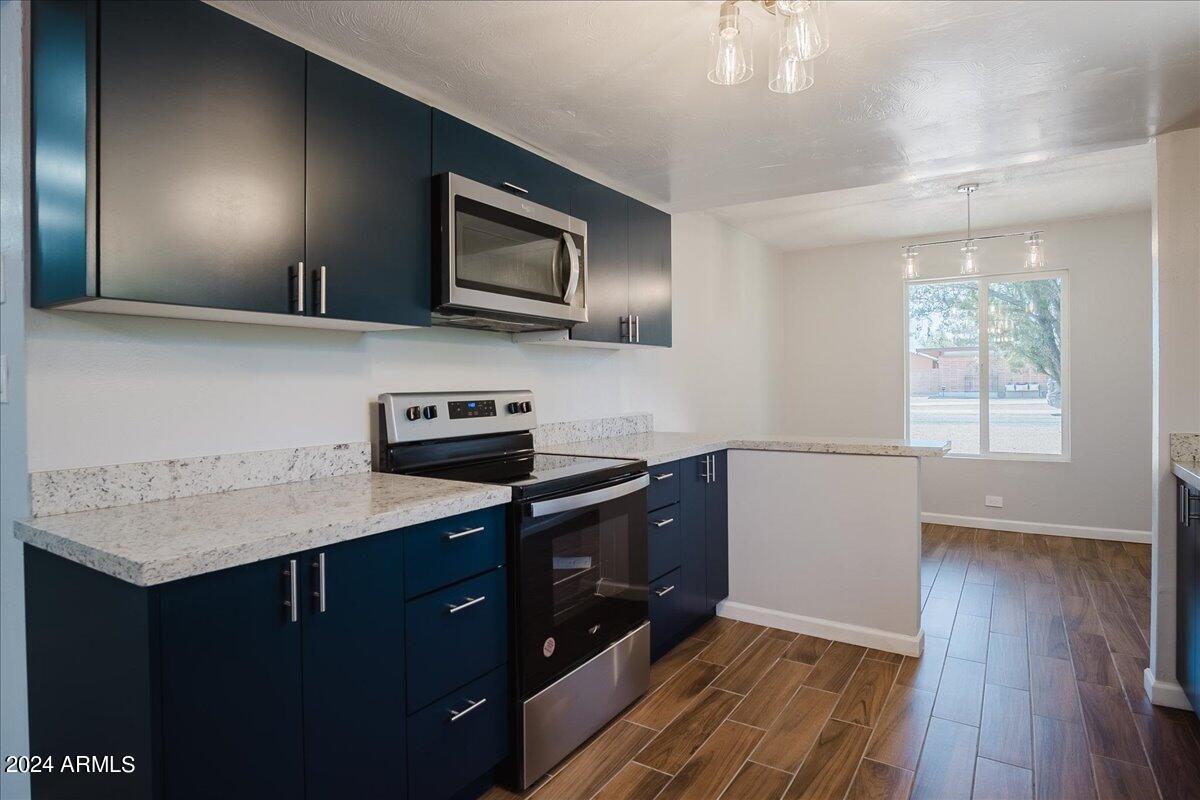 TOWN & COUNTRY ESTATES - Residential