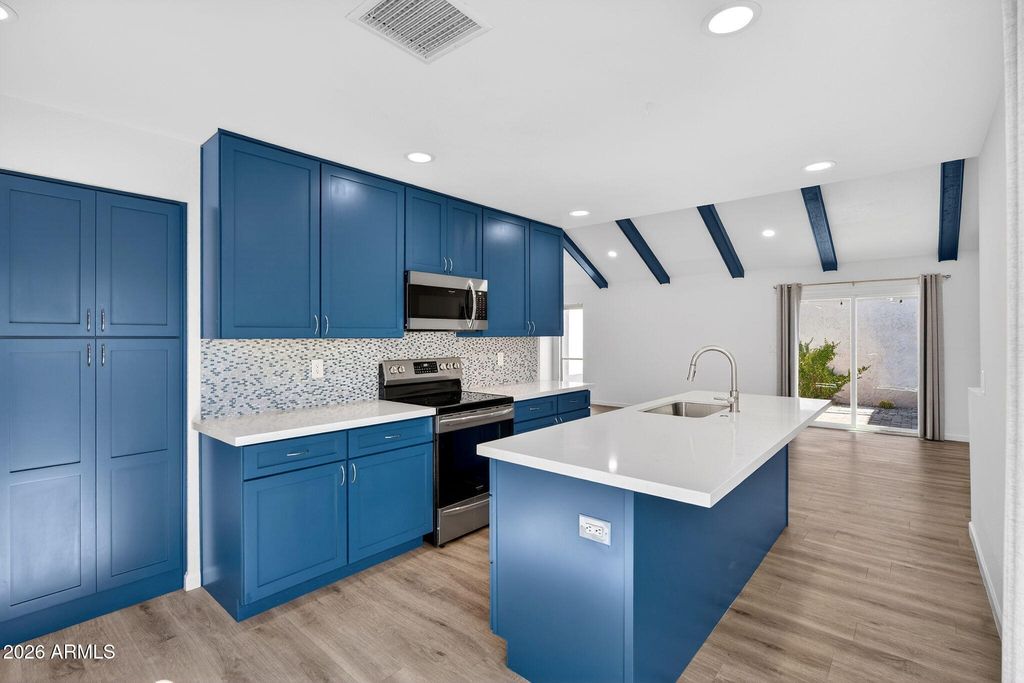 Photo of 330 E Embassy Street, Tempe, AZ 85288 (MLS # 6972348)