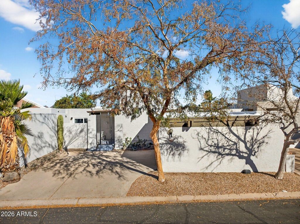 Photo of 330 E Embassy Street, Tempe, AZ 85288 (MLS # 6972348)
