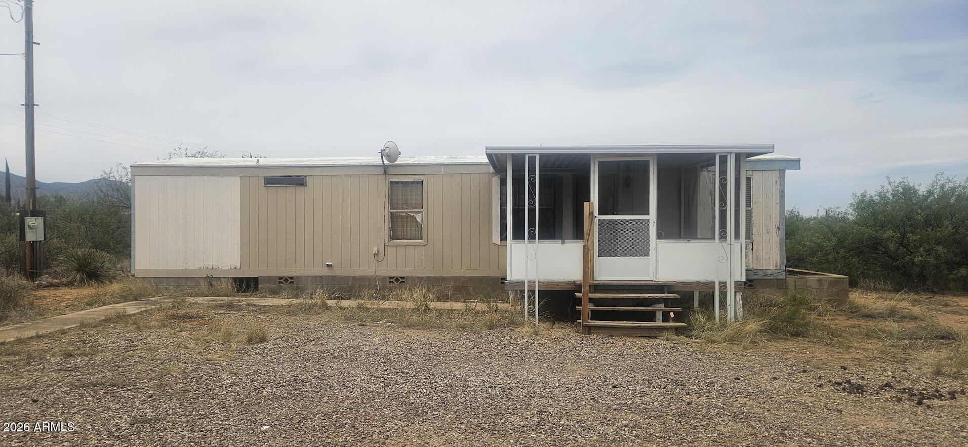 2551 N CALLE QUARTO --