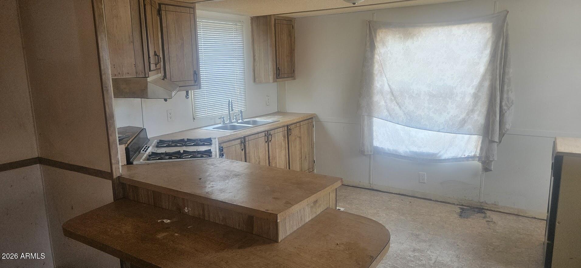 2551 N CALLE QUARTO --