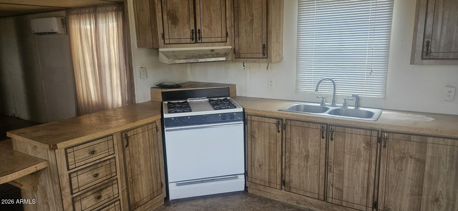 2551 N CALLE QUARTO --