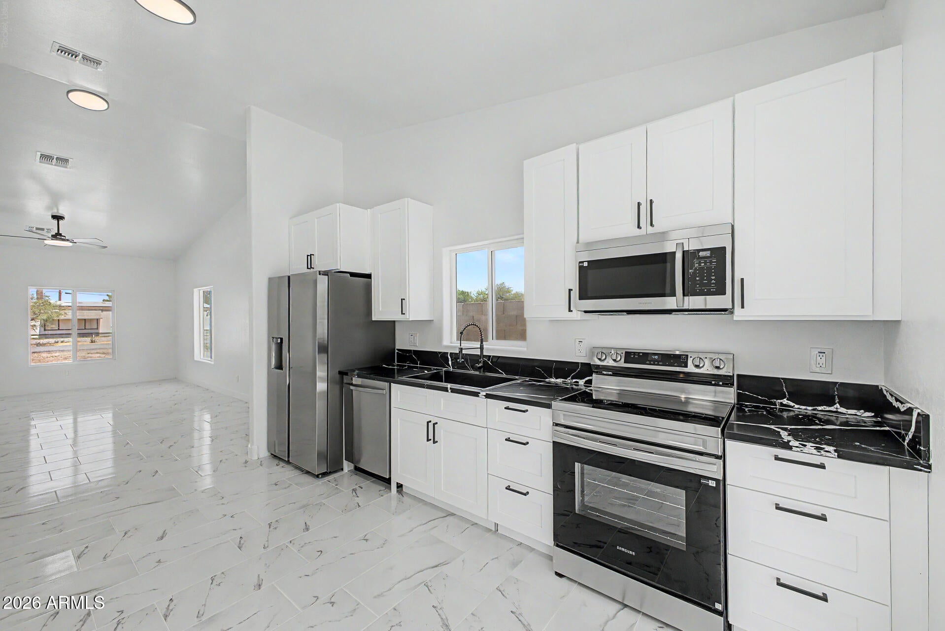 3235 W VAQUERO Drive