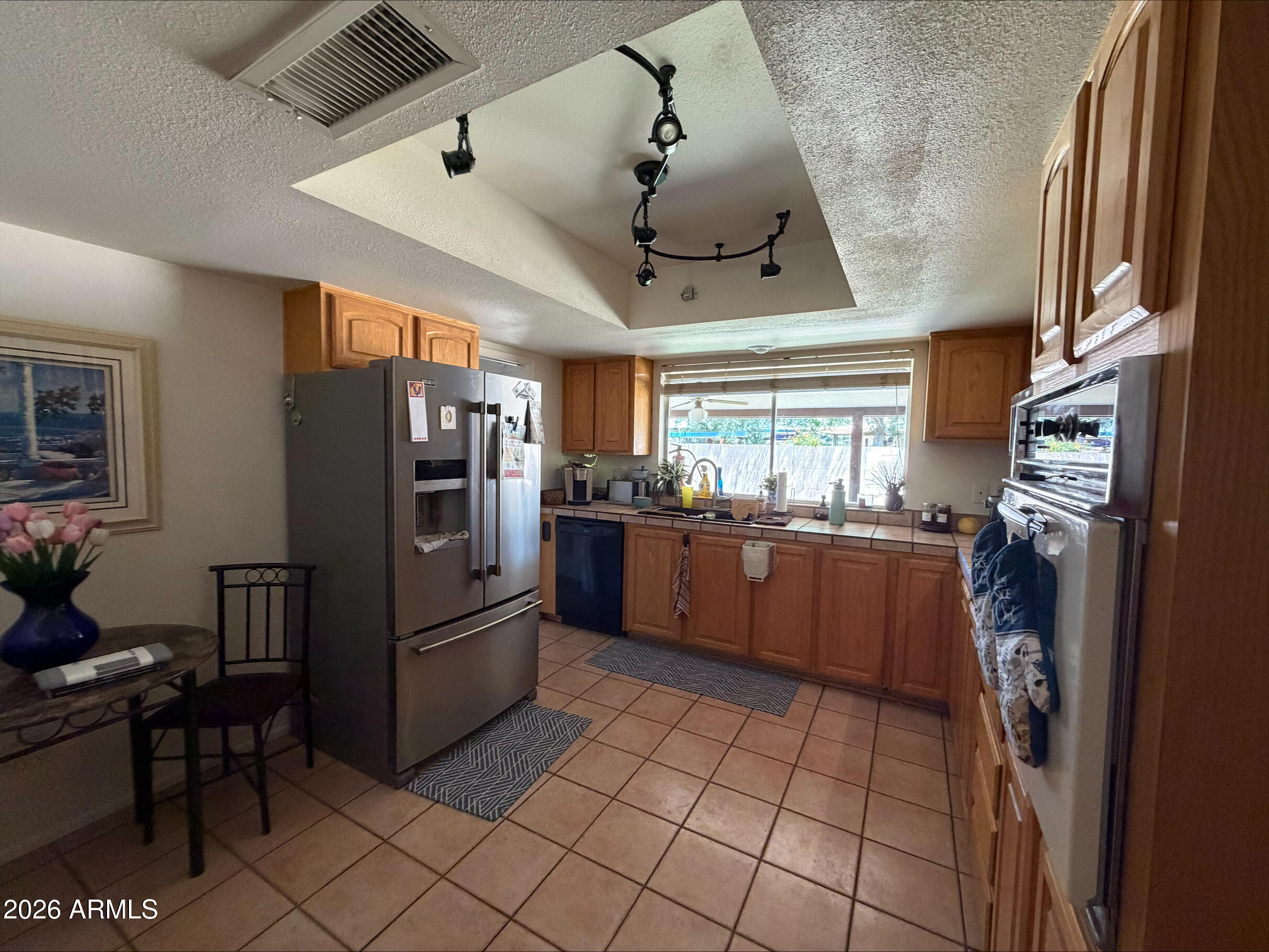 3502 E LARKSPUR Drive