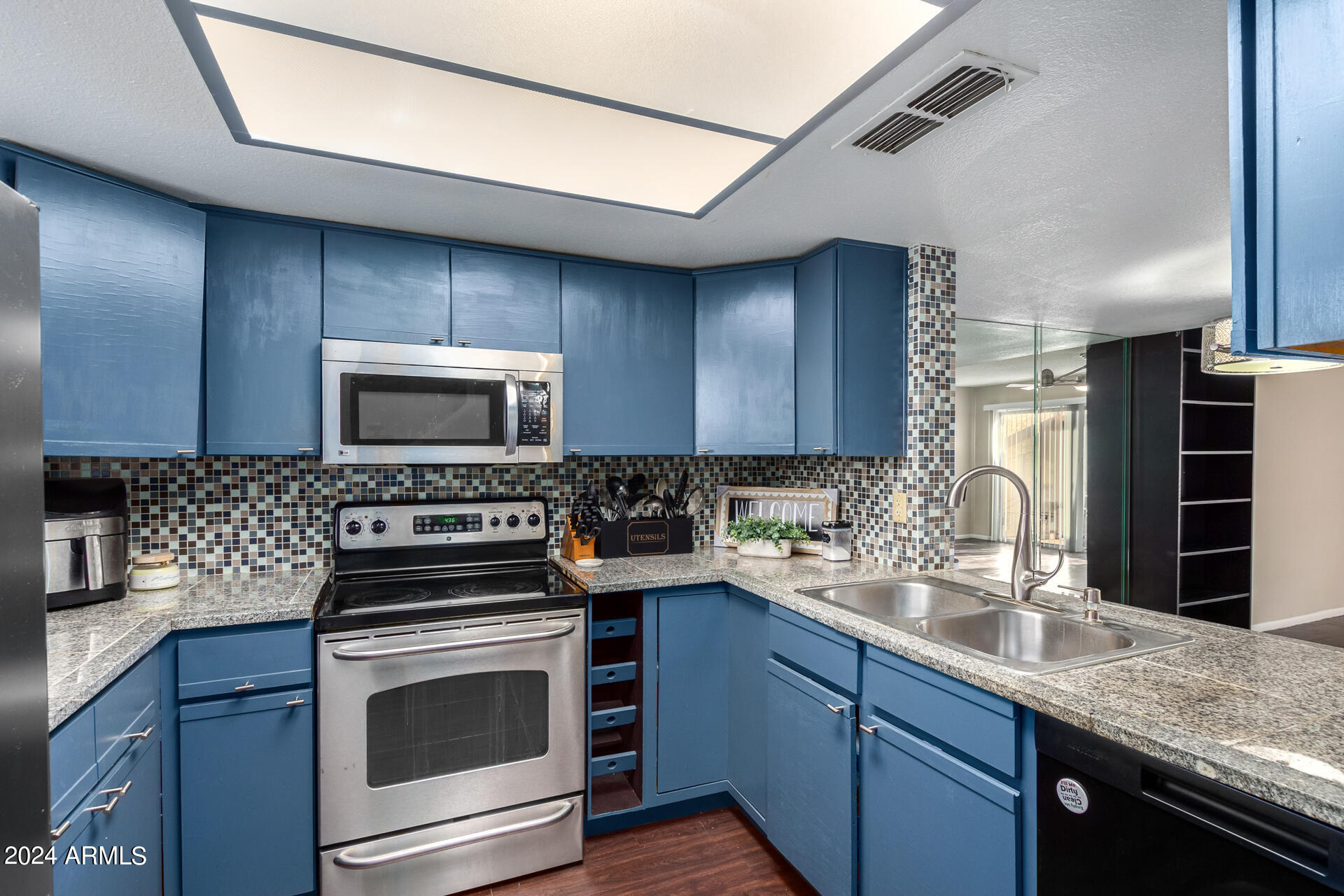 Phoenix, Arizona 85029, United States, 2 Bedrooms Bedrooms, ,2 BathroomsBathrooms,Residential,Active,41423