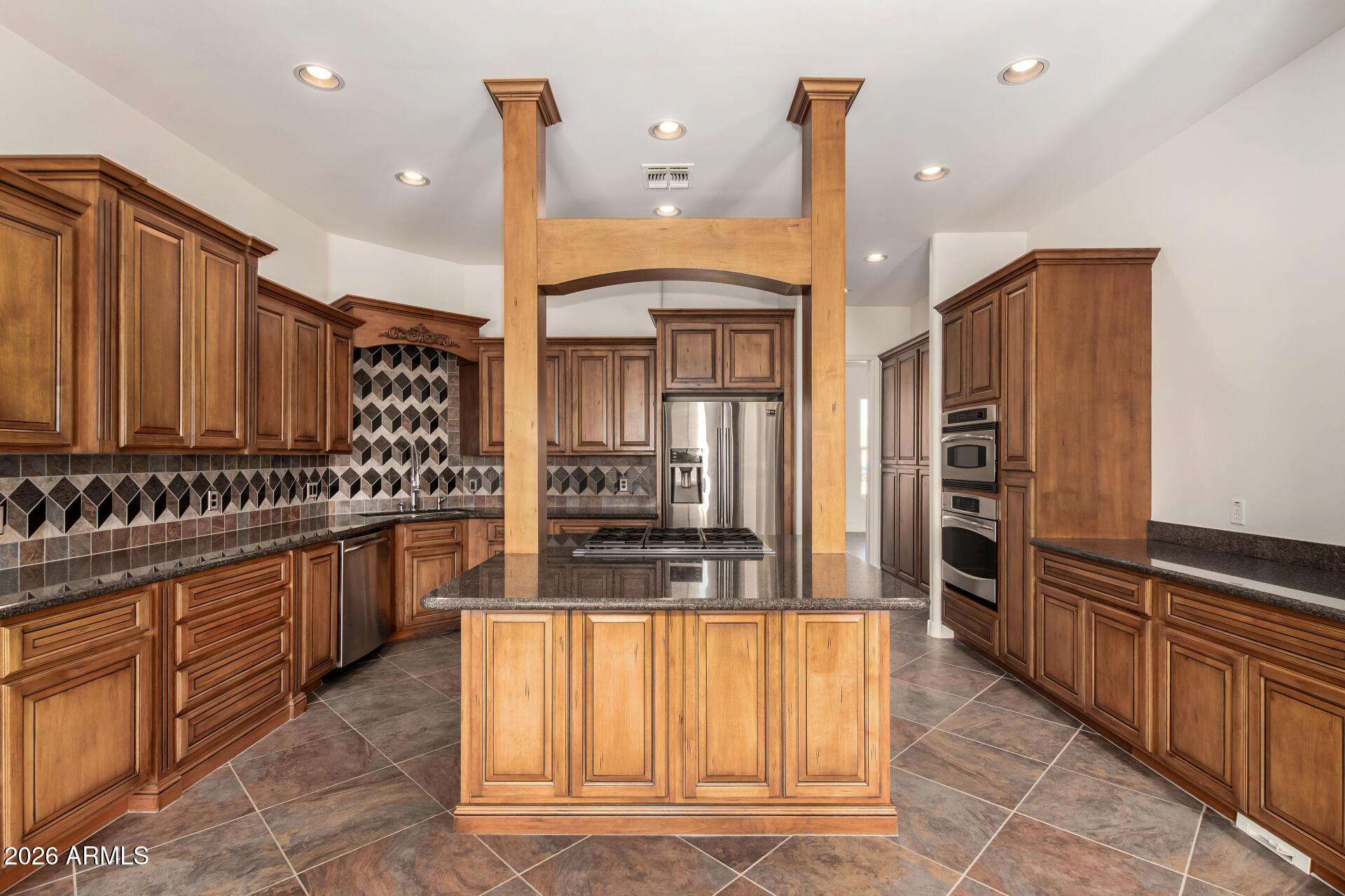 711 E CLOUD Road