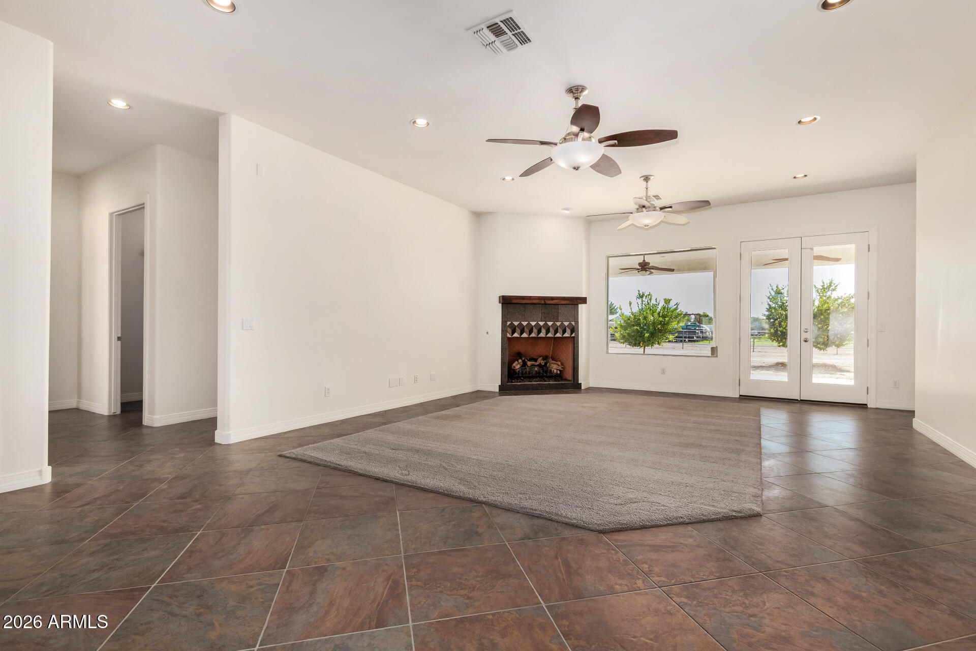 711 E CLOUD Road