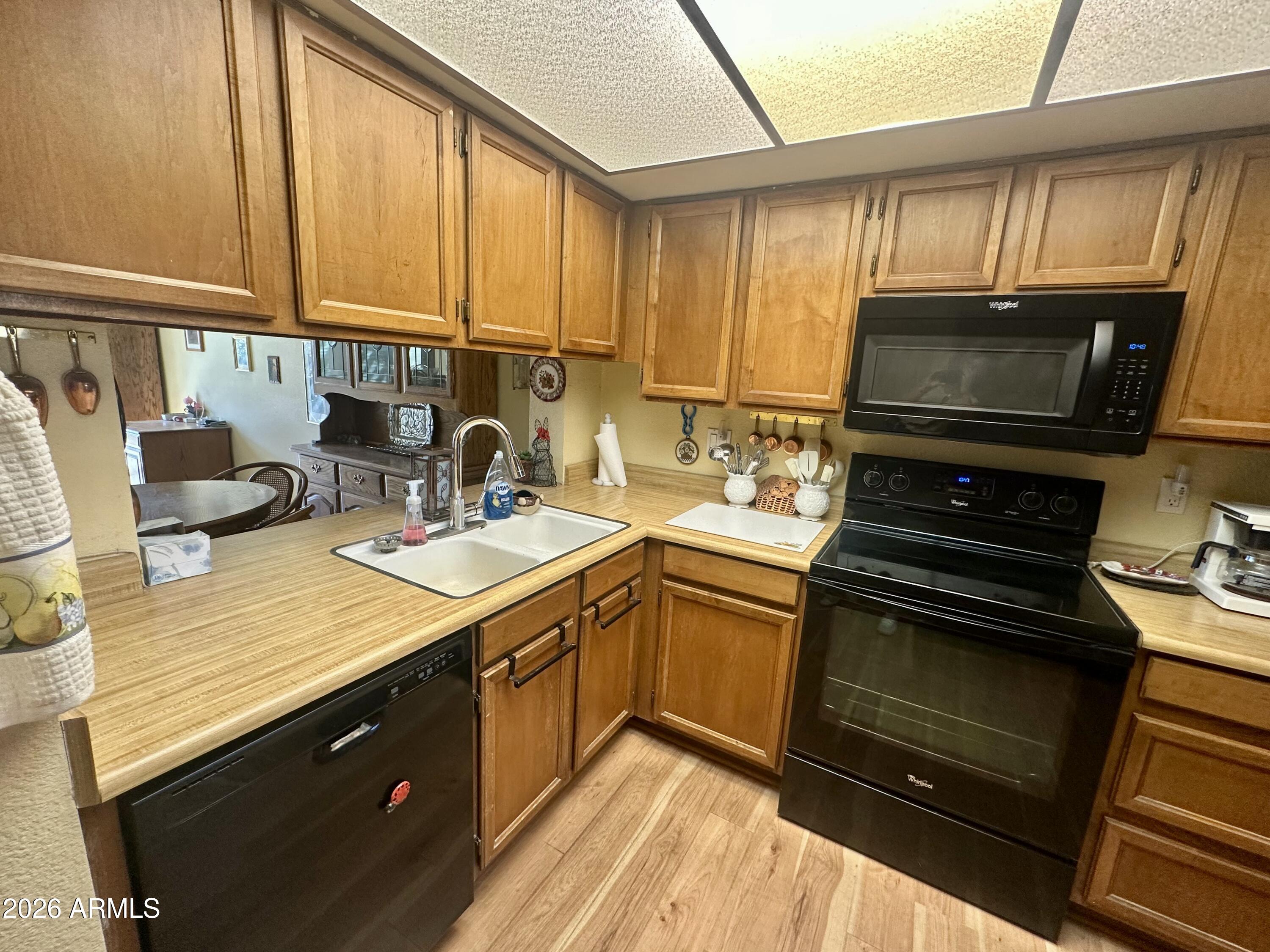 815 E GROVERS Avenue 12