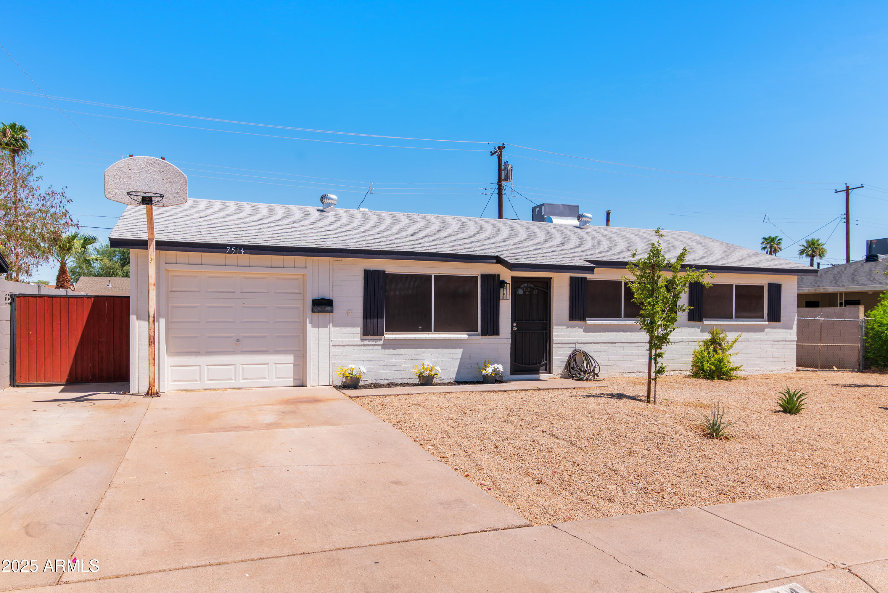 7514 E MCKELLIPS Road