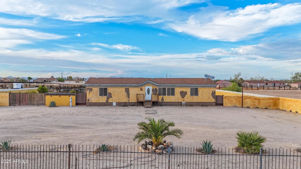 Photo of 37534 W Illini Street, Tonopah, AZ 85354 (MLS # 6917312)