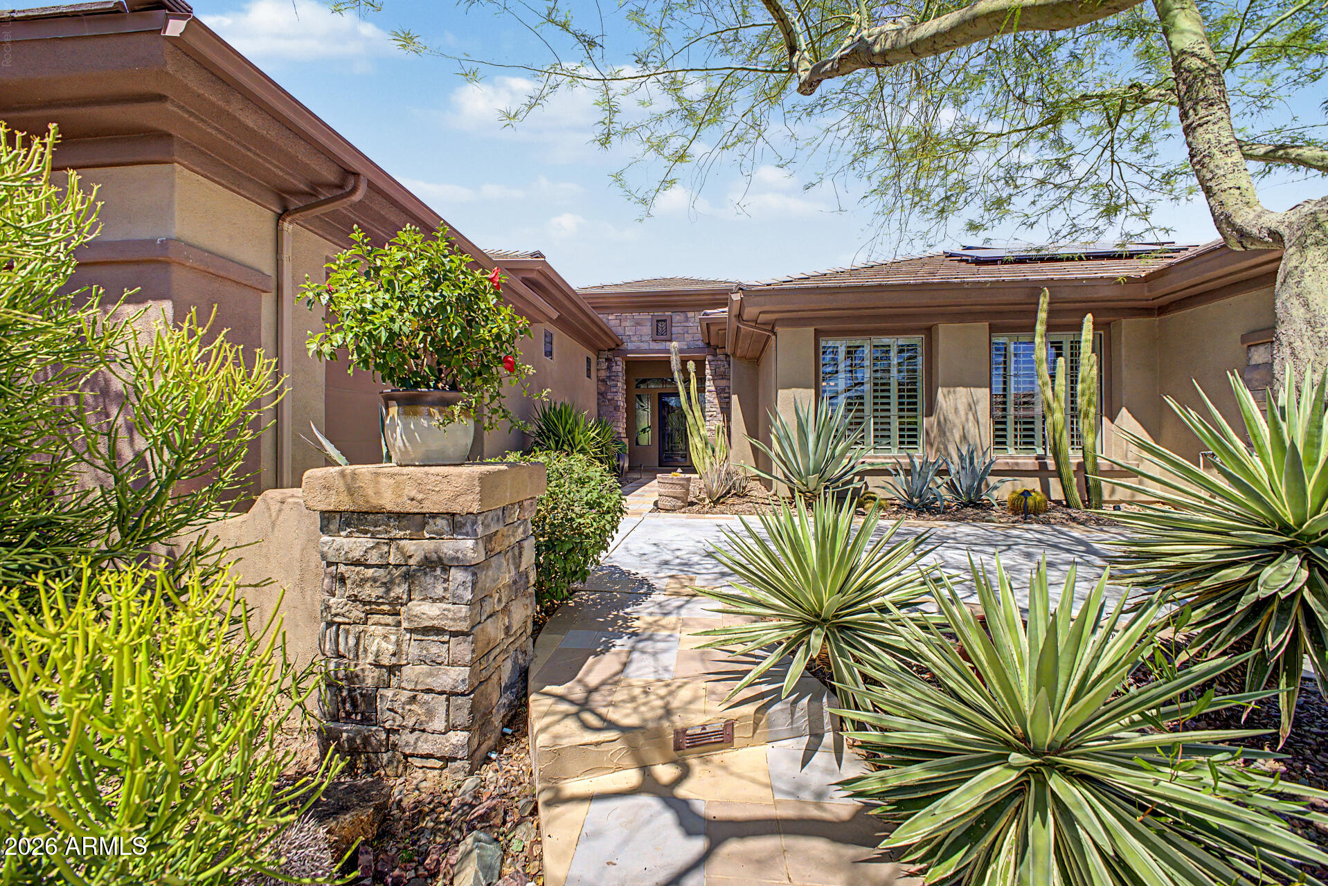 1807 W CAMARGO Court