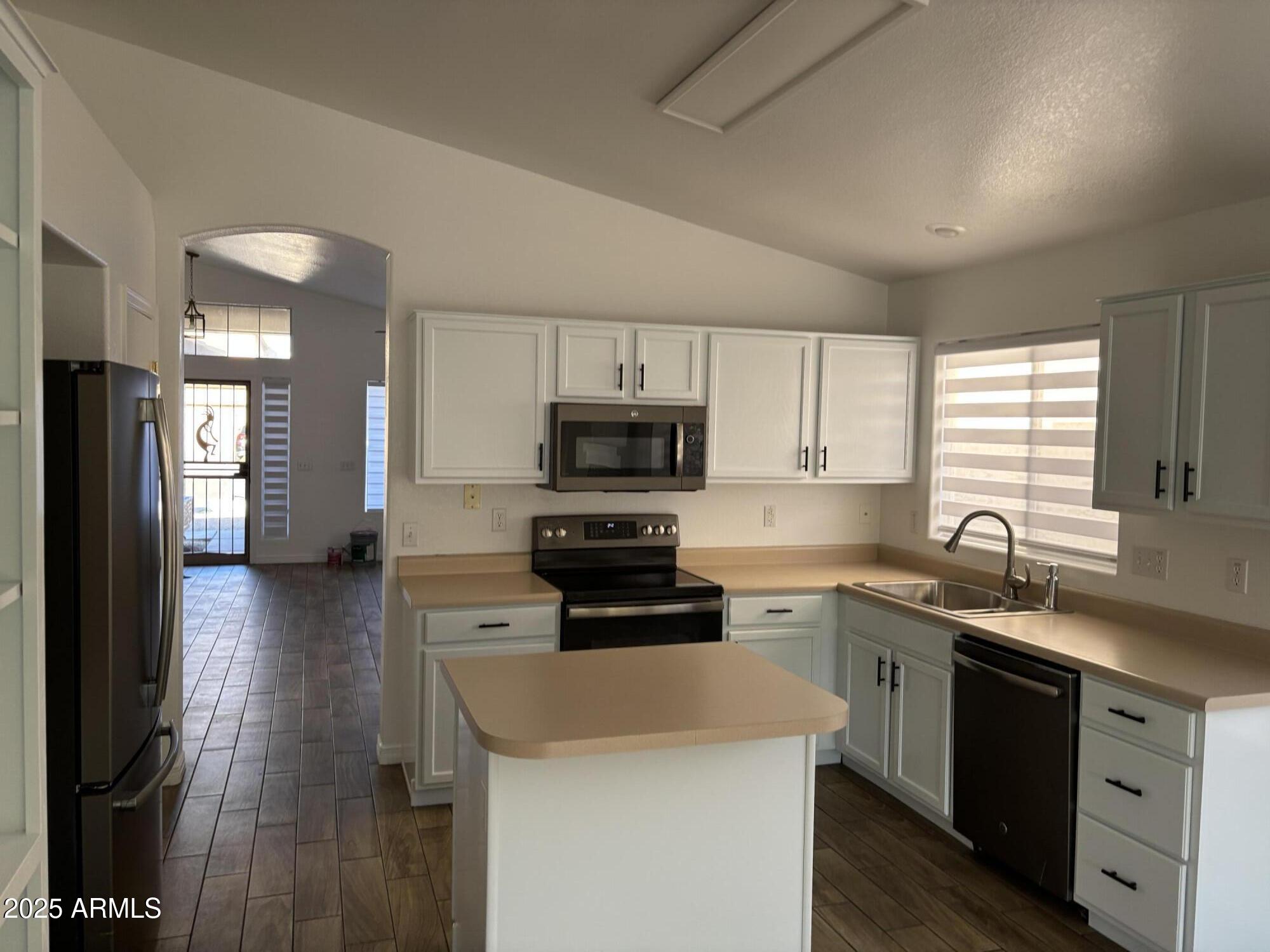 249 W GROVERS Avenue