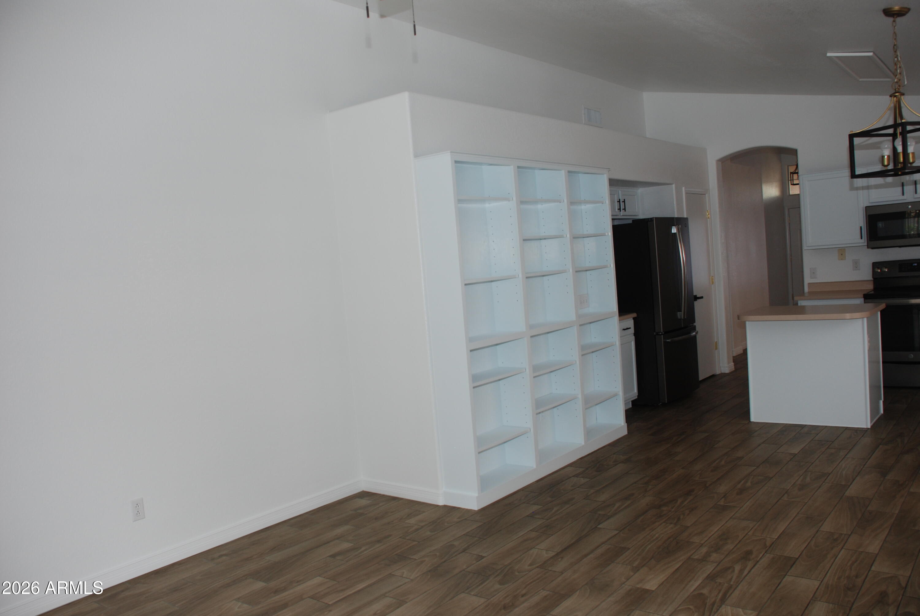 249 W GROVERS Avenue