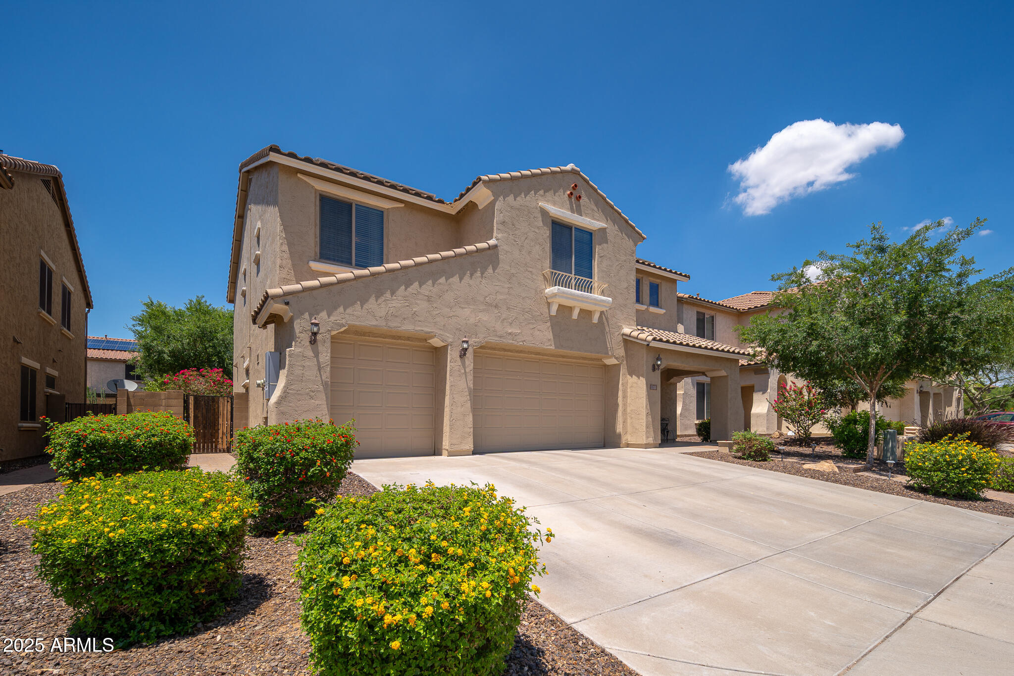 5208 W STRAIGHT ARROW Lane