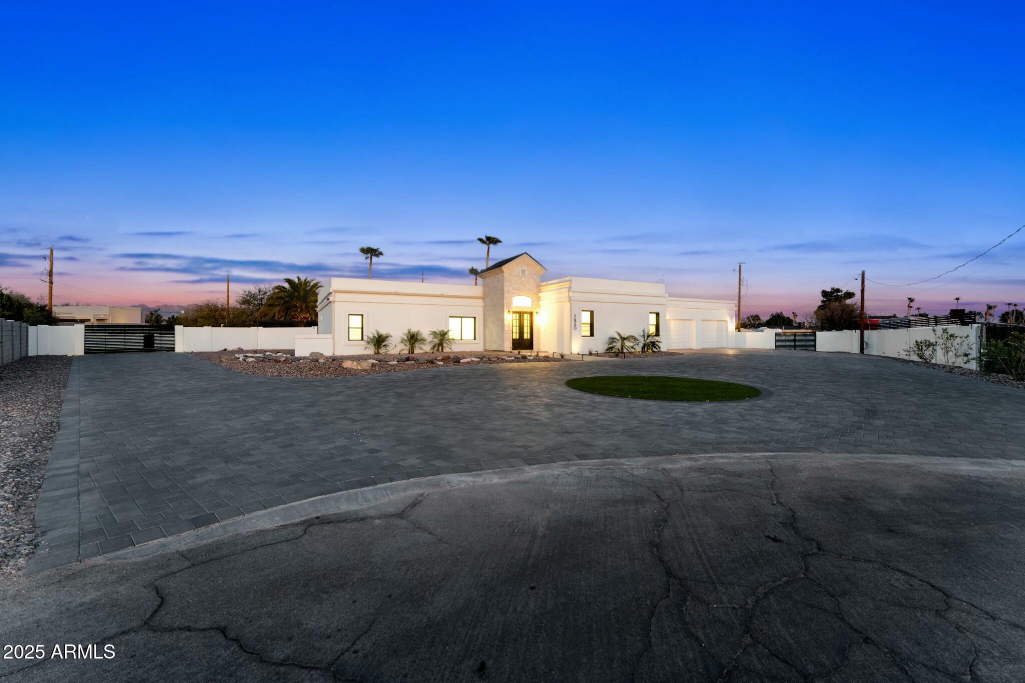7860 E DAVENPORT Drive