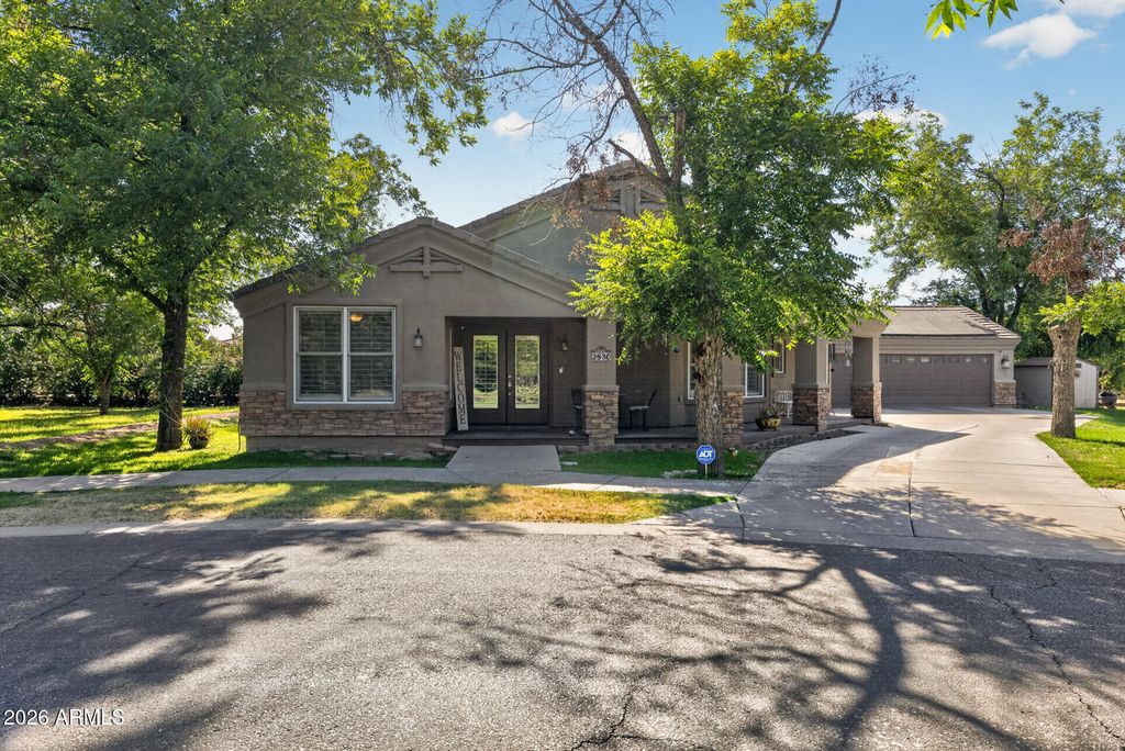 Photo of 2830 W Harvest Groves Lane, Phoenix, AZ 85041 (MLS # 7030009)