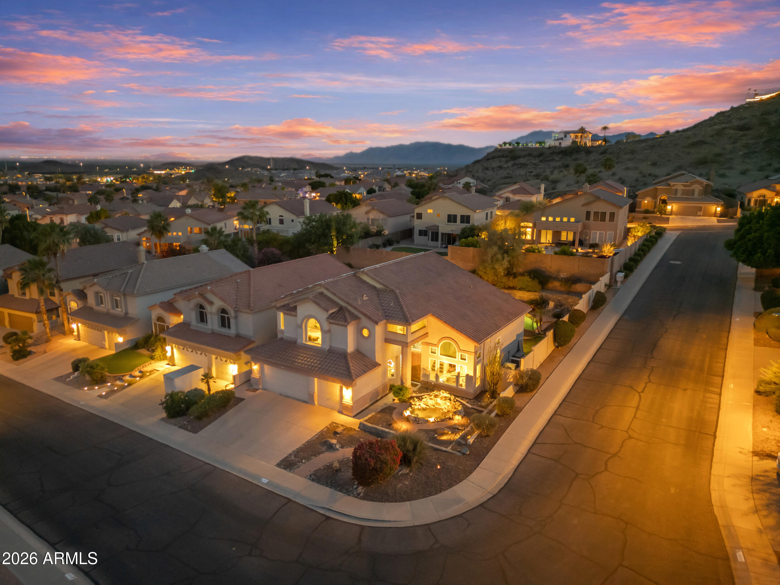 807 E MOUNTAIN VISTA Drive