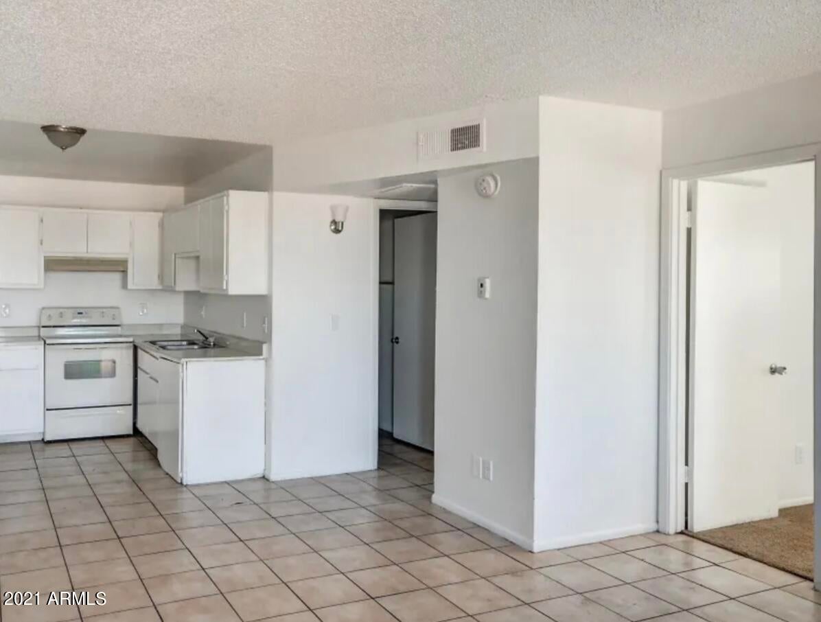 1709 W Mountain View Road 105