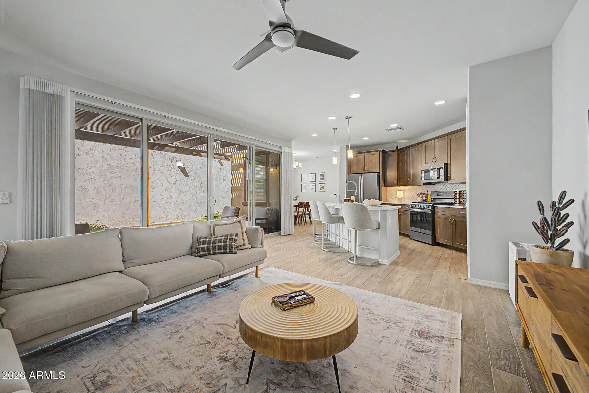 2583 S ENTWISTLE Street