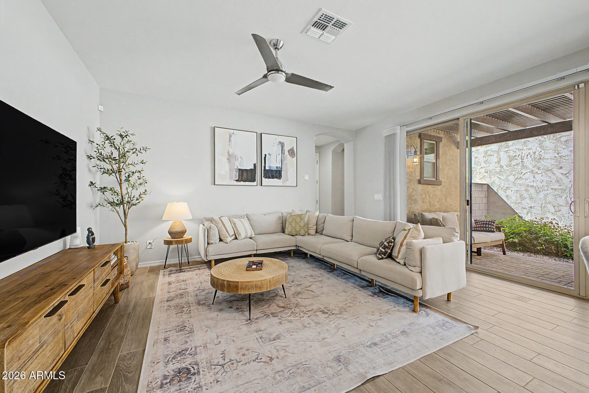 2583 S ENTWISTLE Street