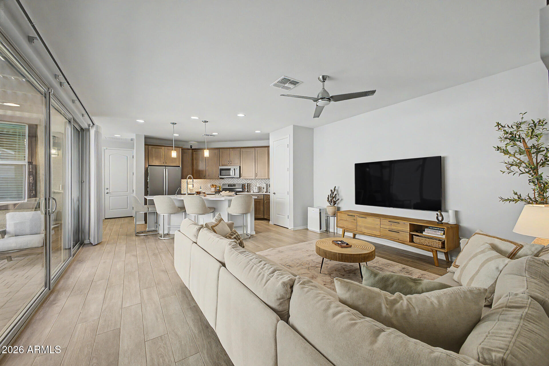 2583 S ENTWISTLE Street