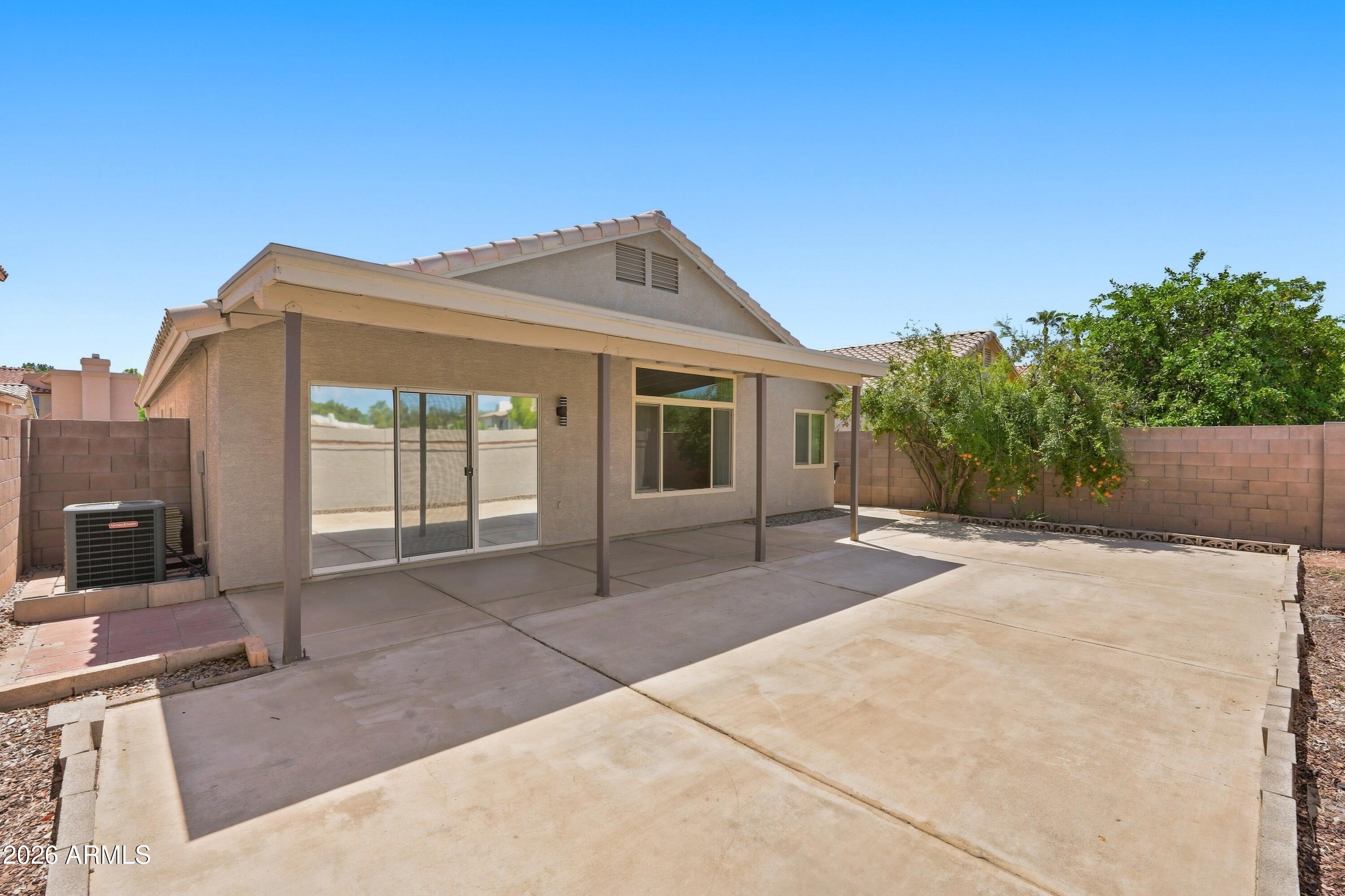 860 N CHOLLA Street