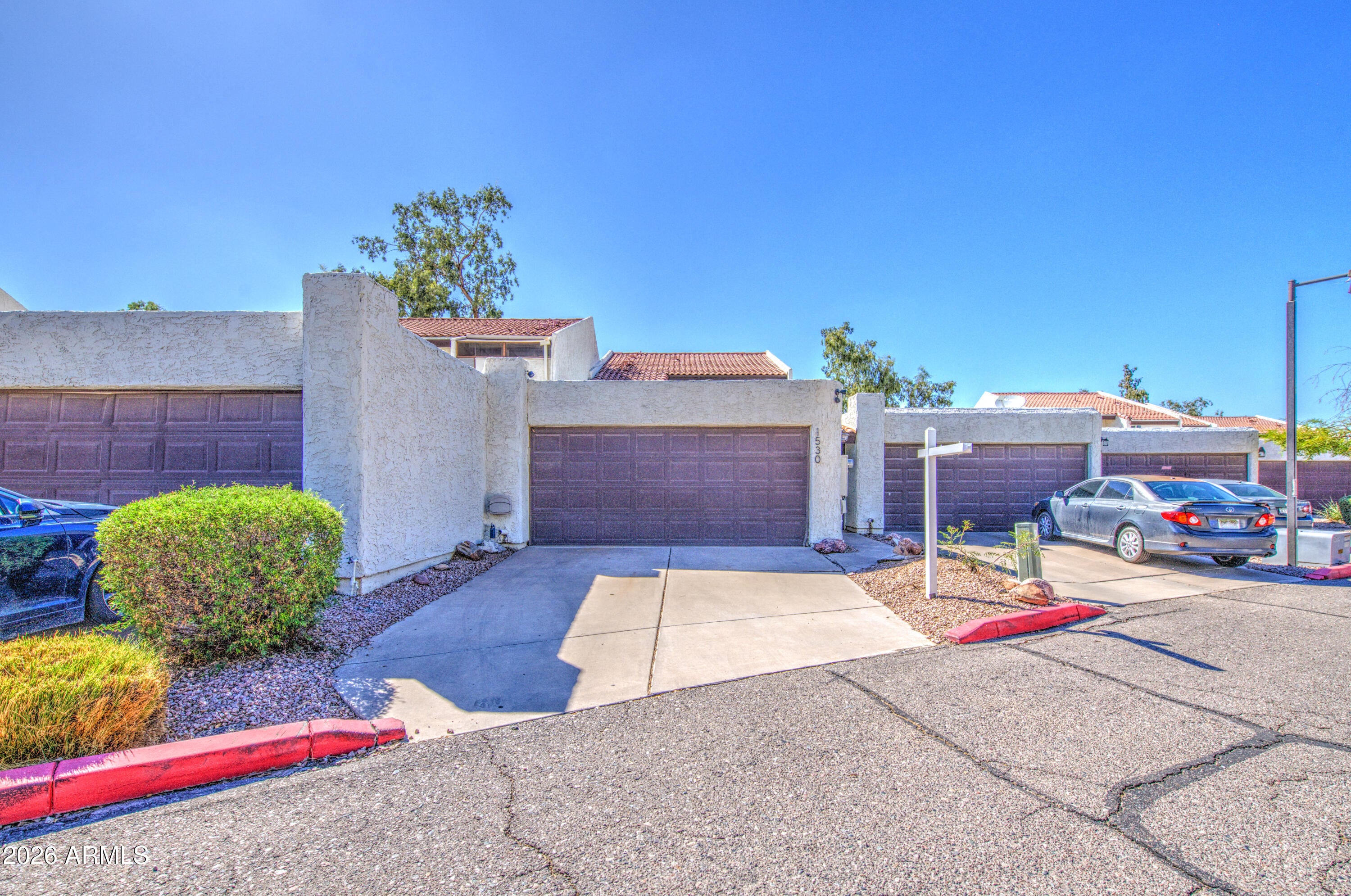 1530 S RIVER Drive