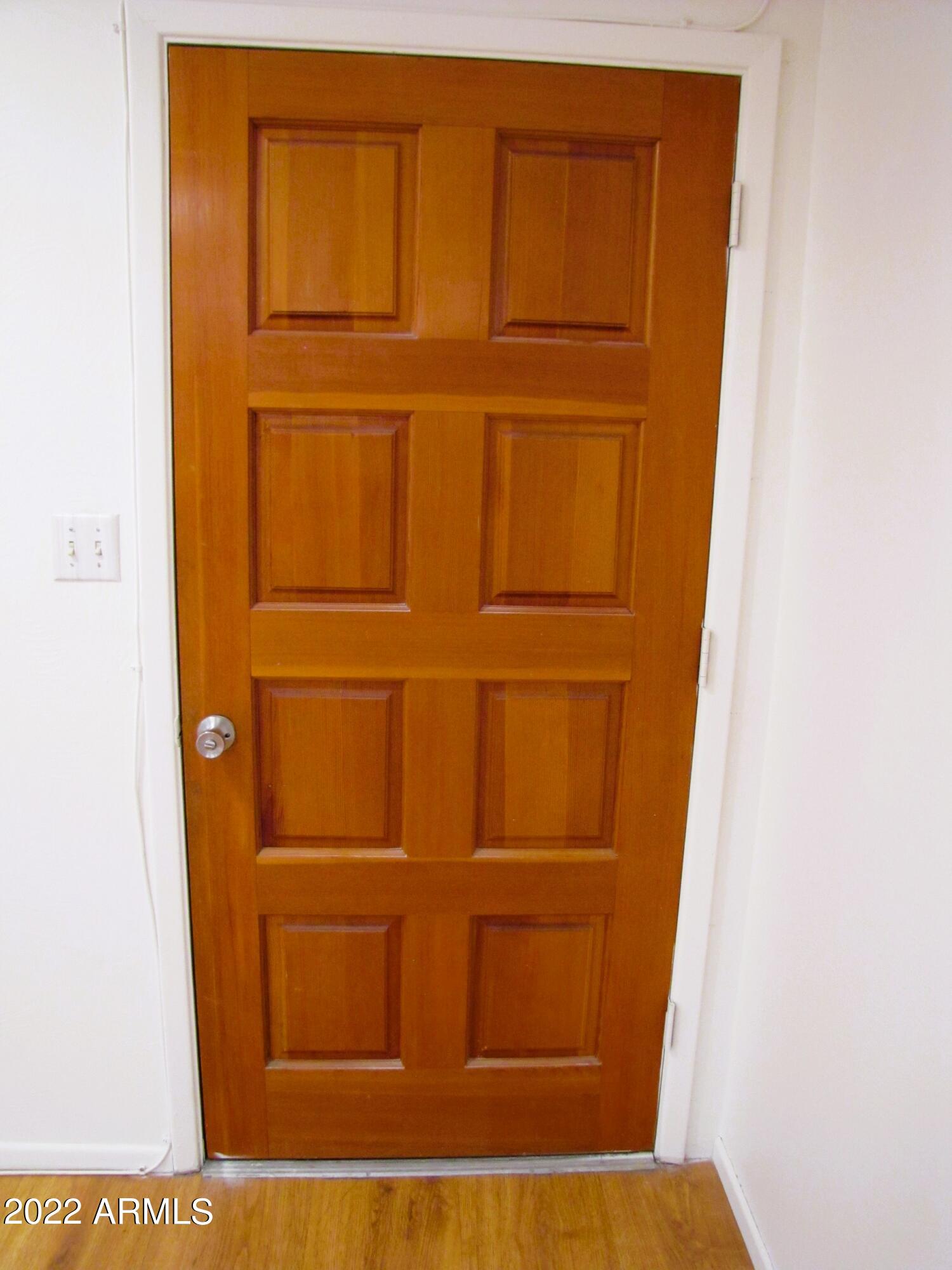 KINGS MANOR - Residential Lease