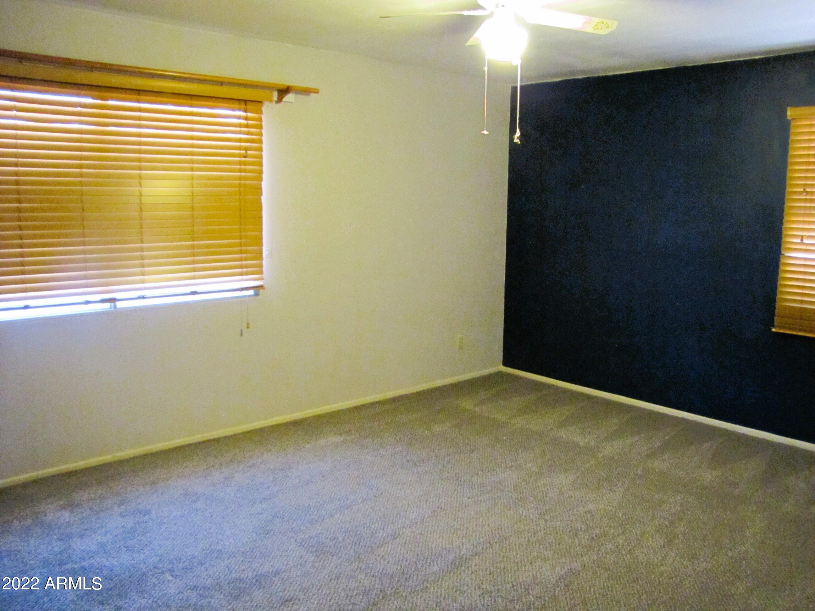 KINGS MANOR - Residential Lease