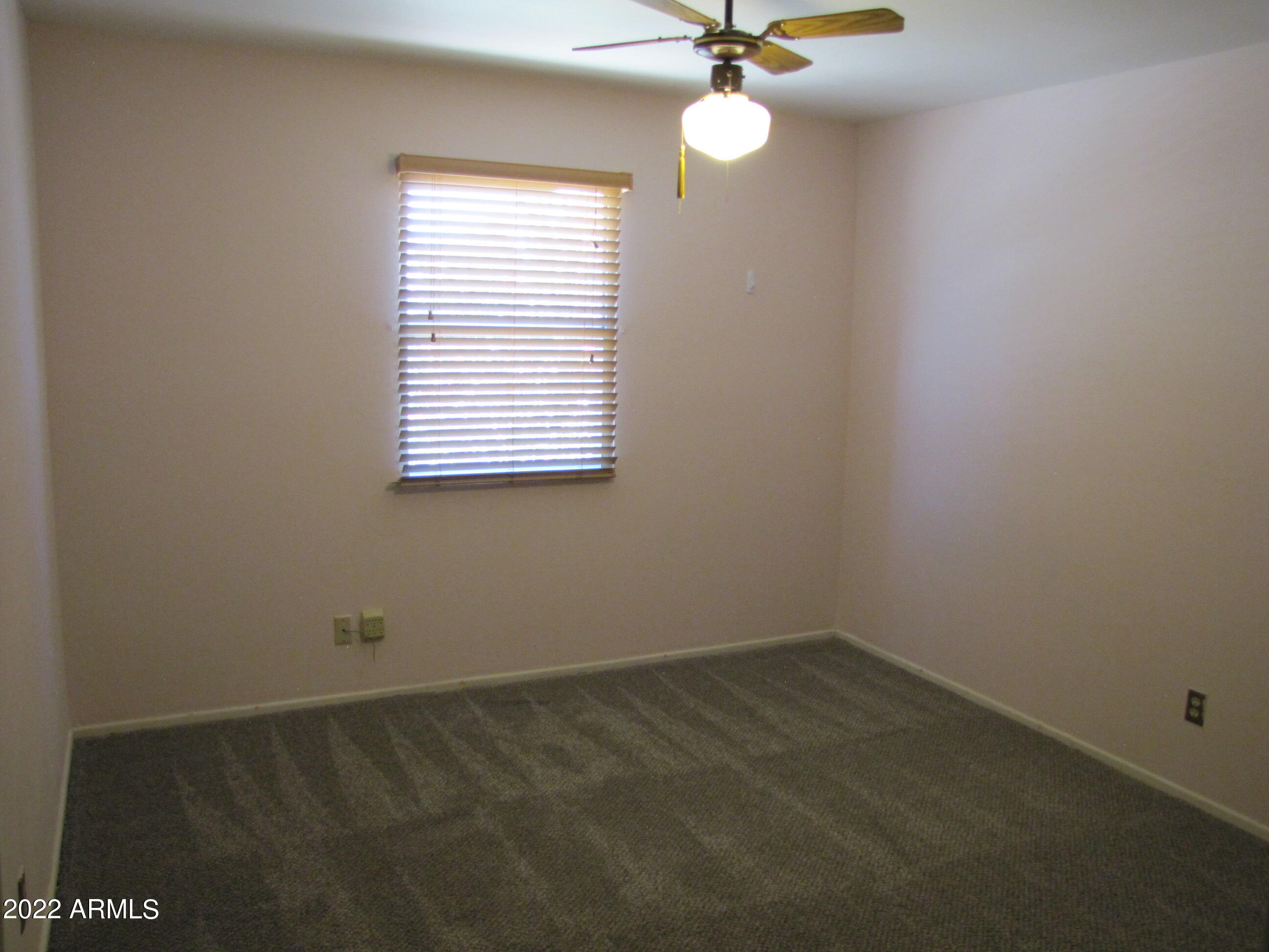 KINGS MANOR - Residential Lease