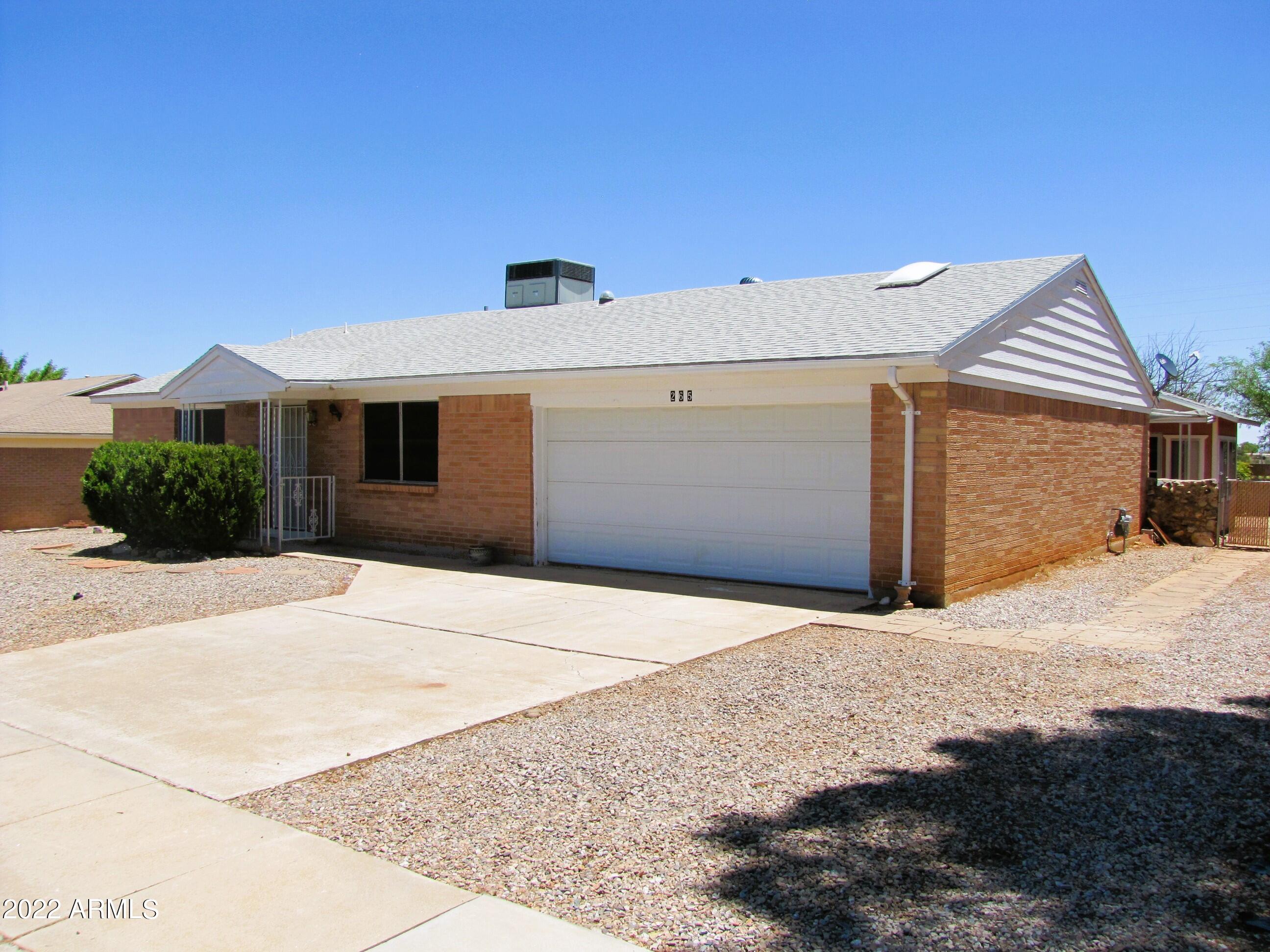 KINGS MANOR - Residential Lease