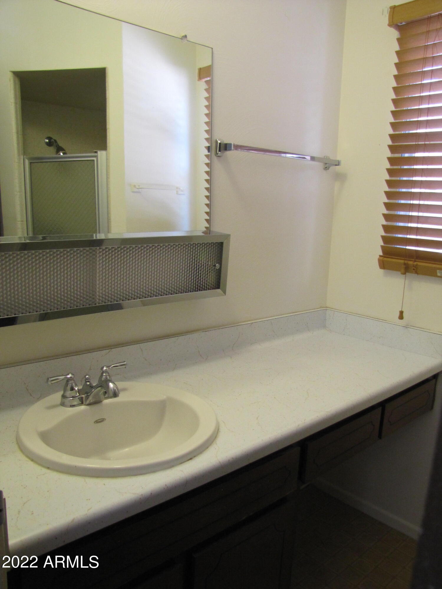 KINGS MANOR - Residential Lease