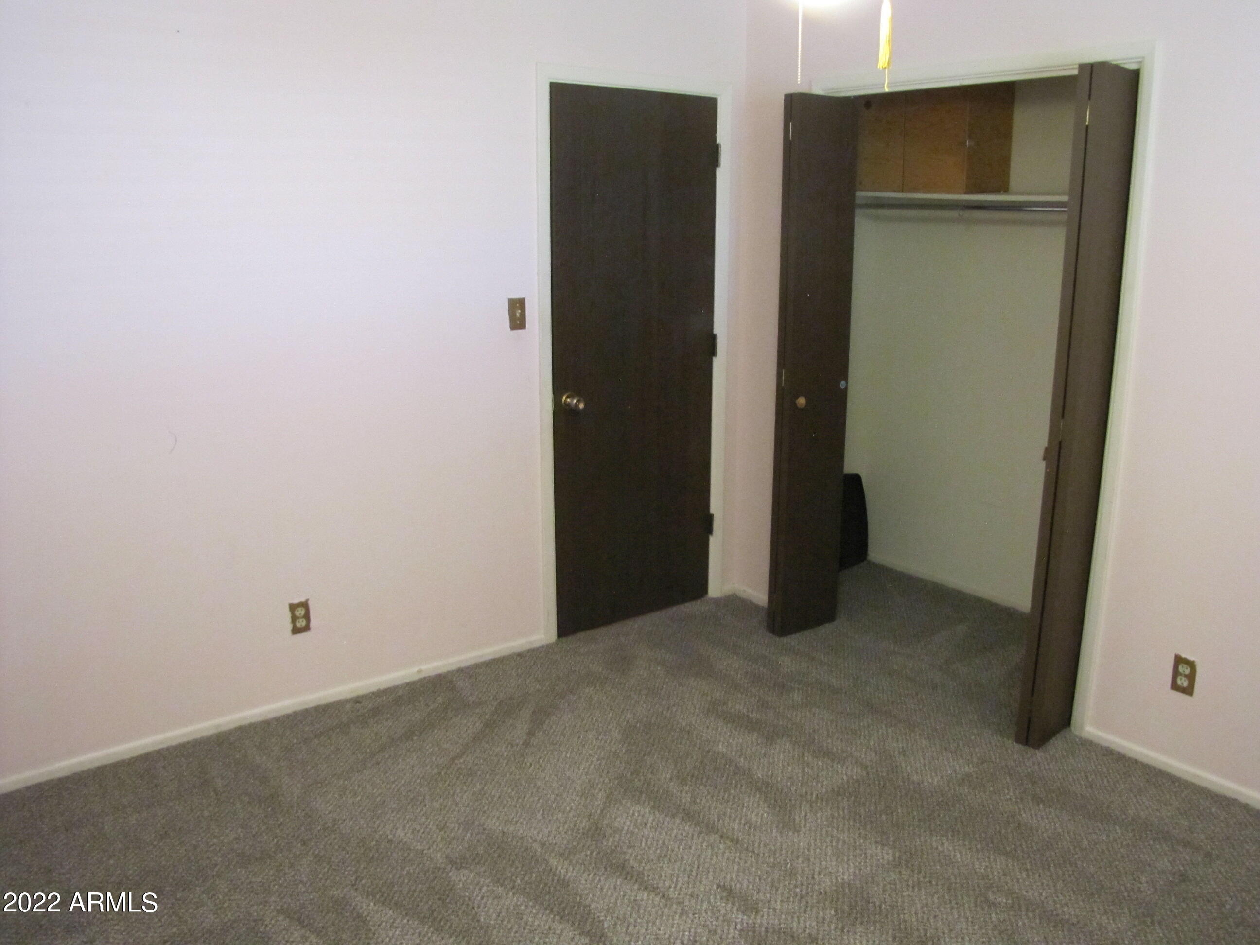 KINGS MANOR - Residential Lease