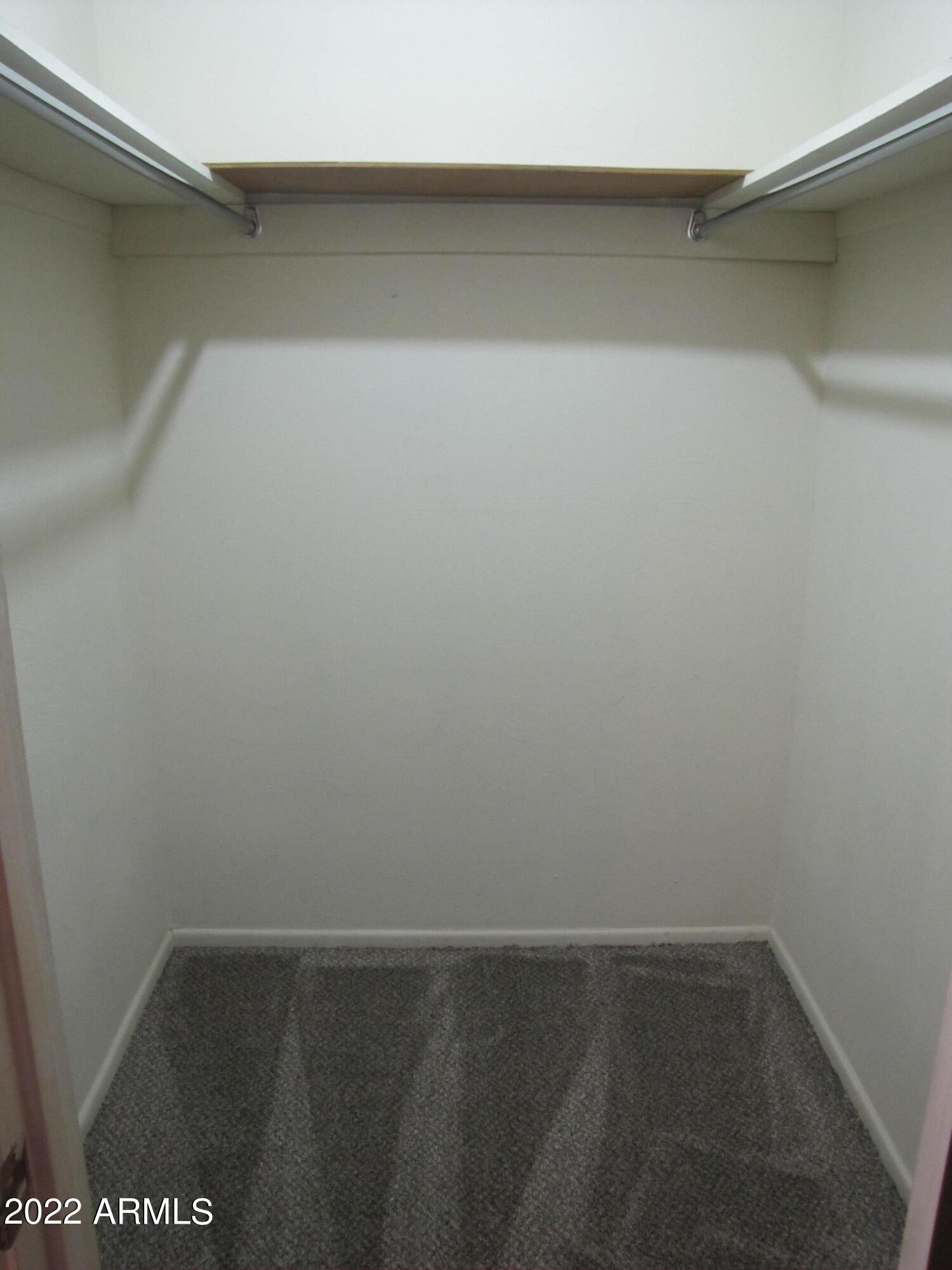 KINGS MANOR - Residential Lease