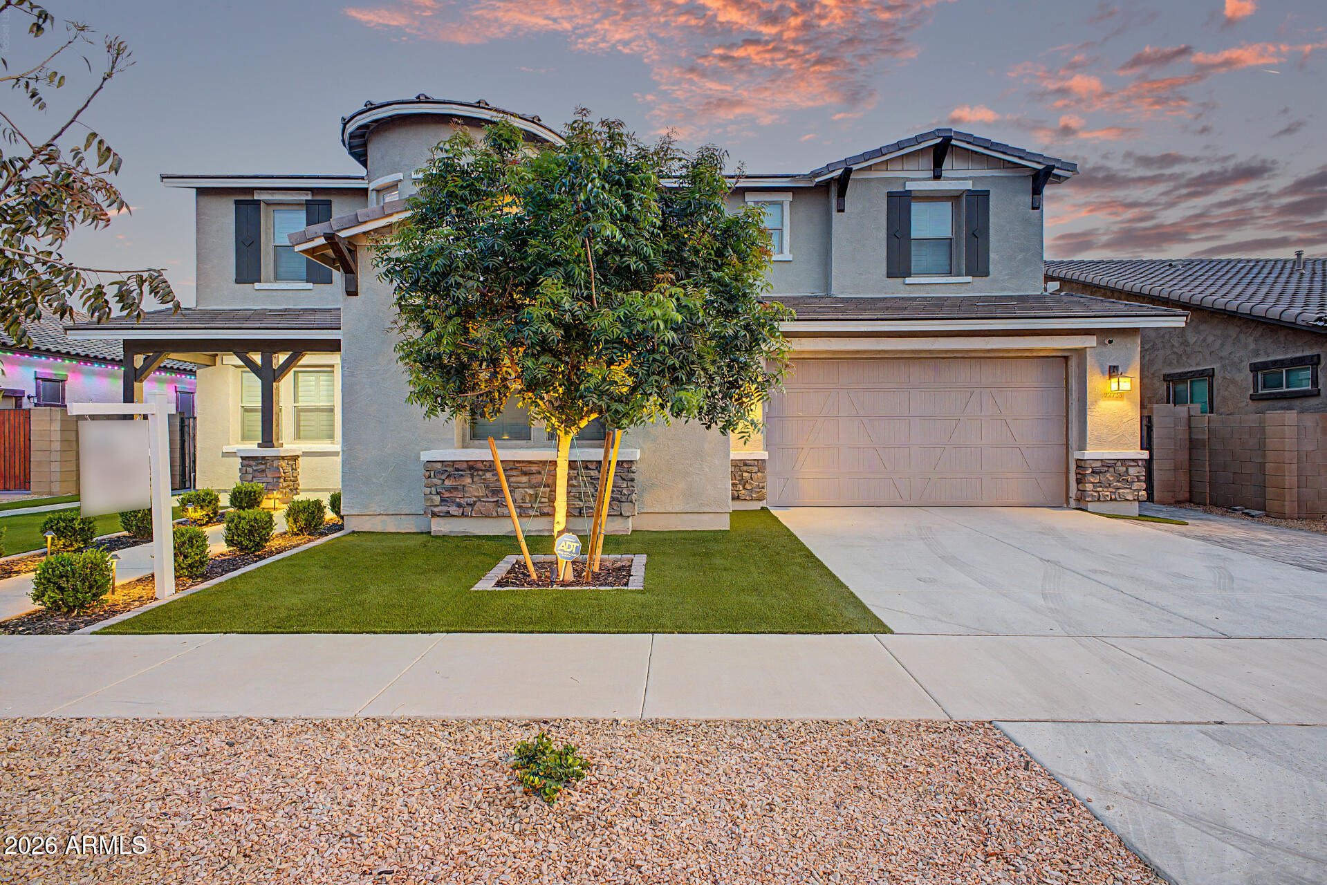 22725 E DESERT HILLS Drive