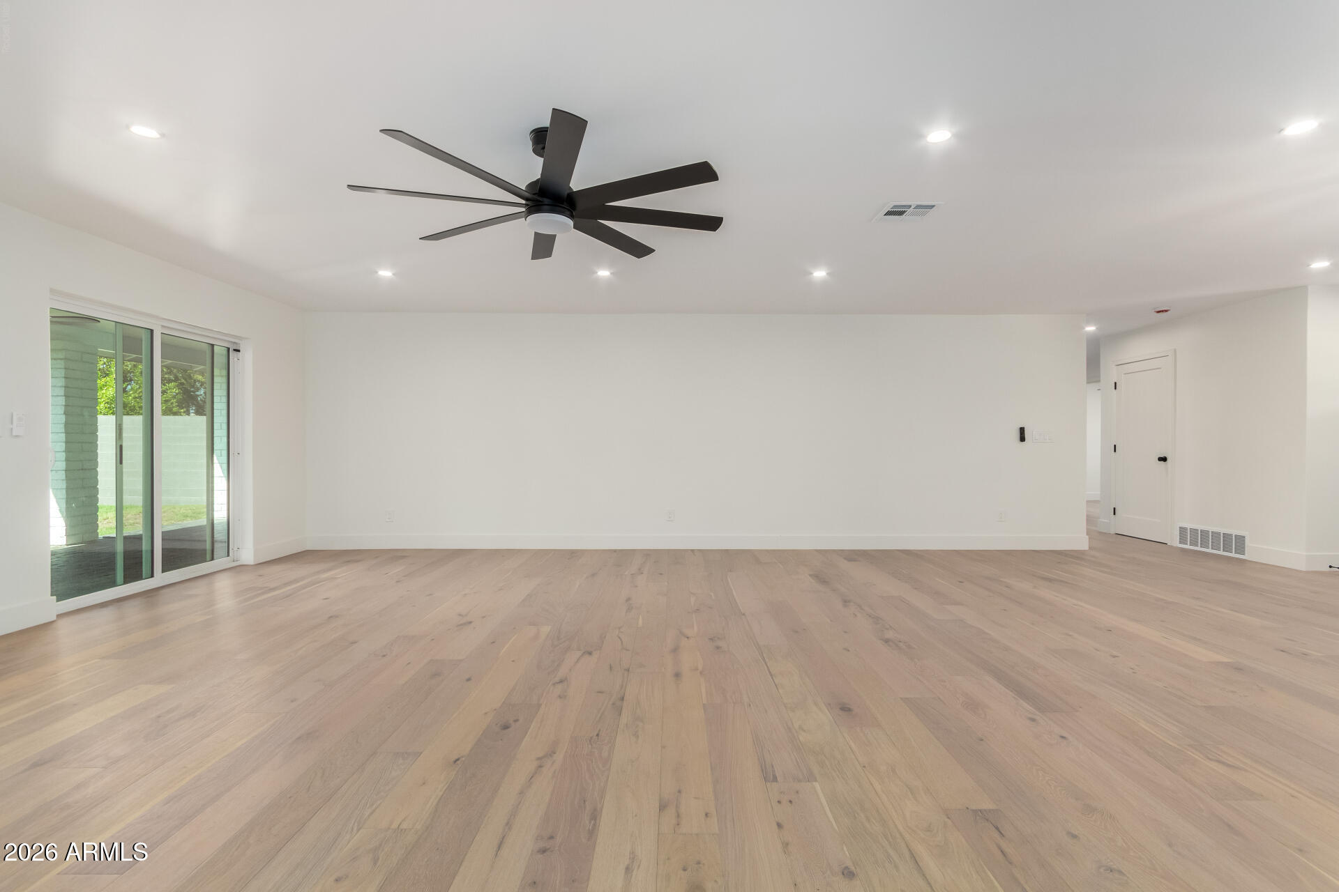 829 E DESERT PARK Lane