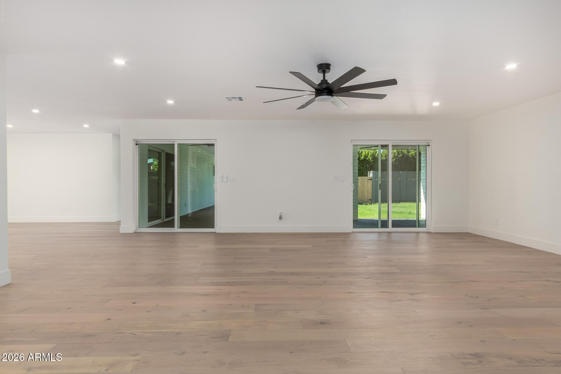 829 E DESERT PARK Lane