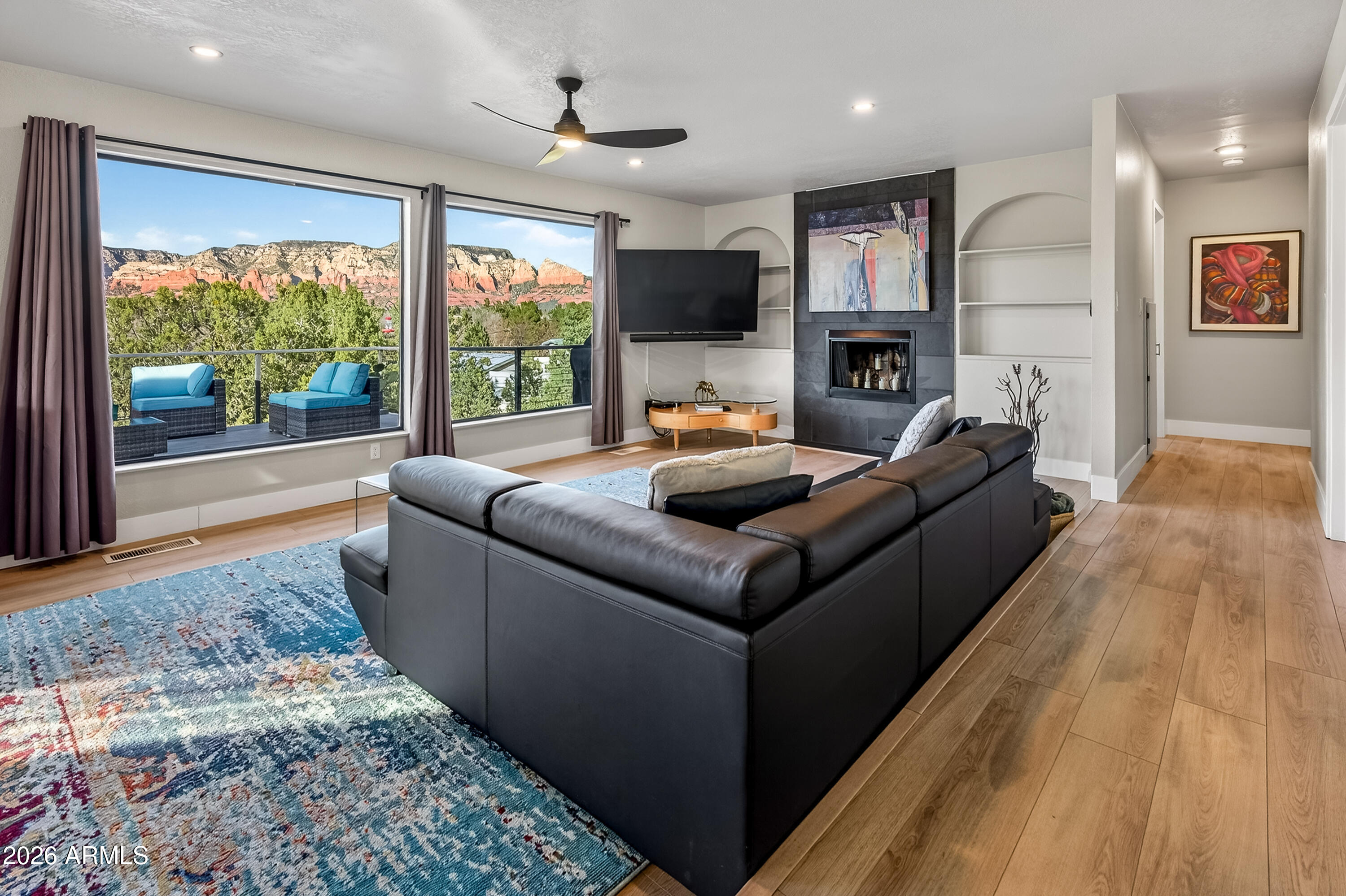 460 PANORAMA Boulevard