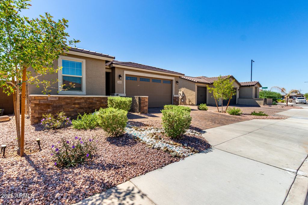 Photo of 24189 W Gibson Lane, Buckeye, AZ 85326 (MLS # 6927215)