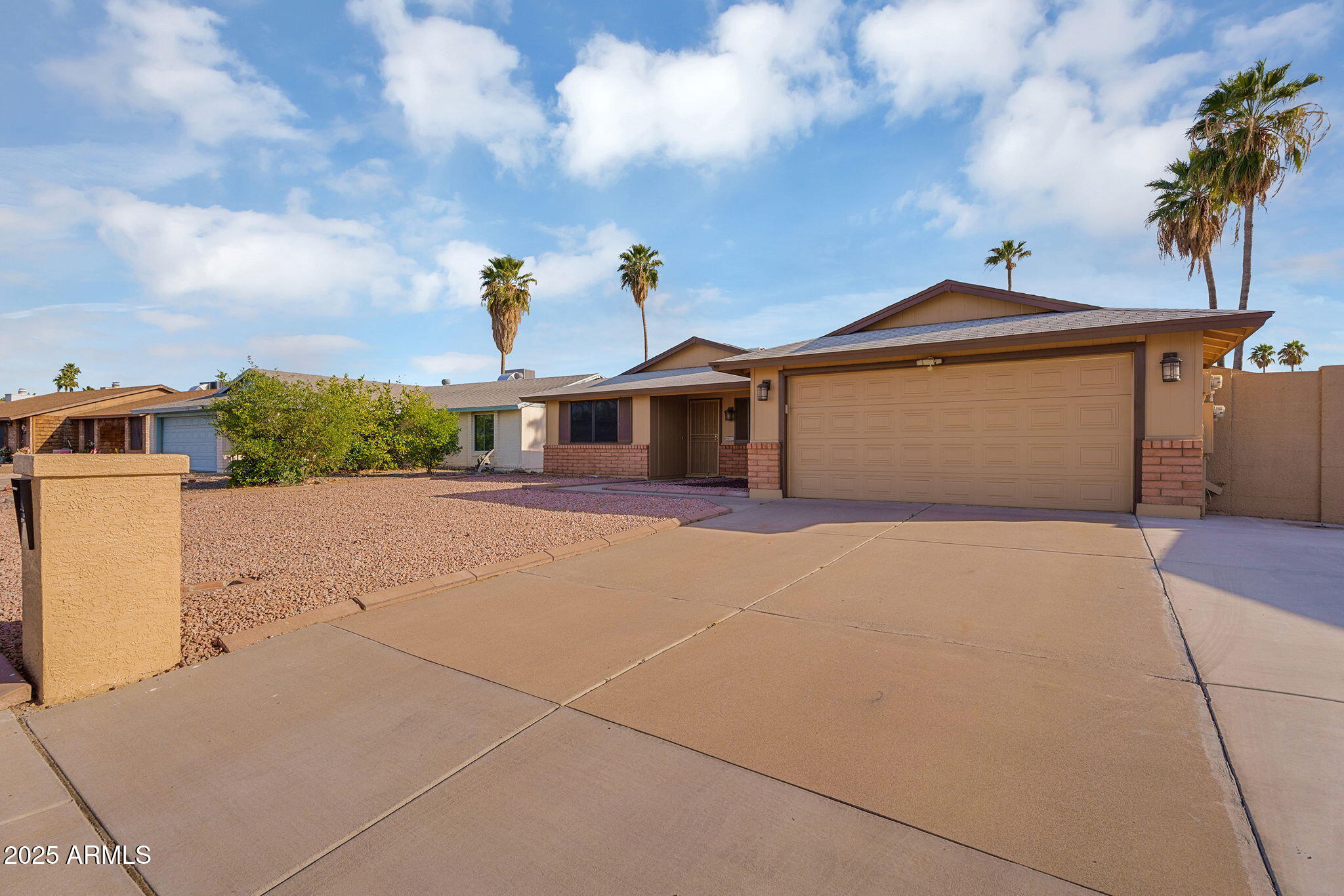 Search Homes 2 1511 W MESQUITE Street