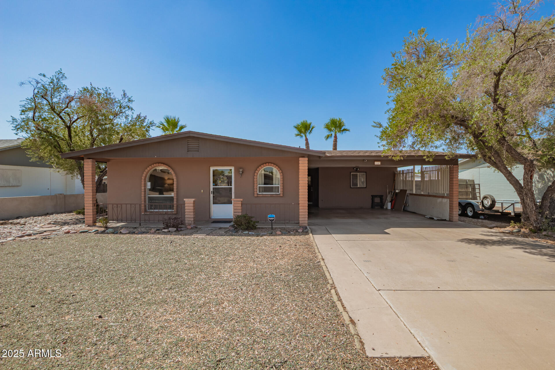 1143 W EMELITA Avenue