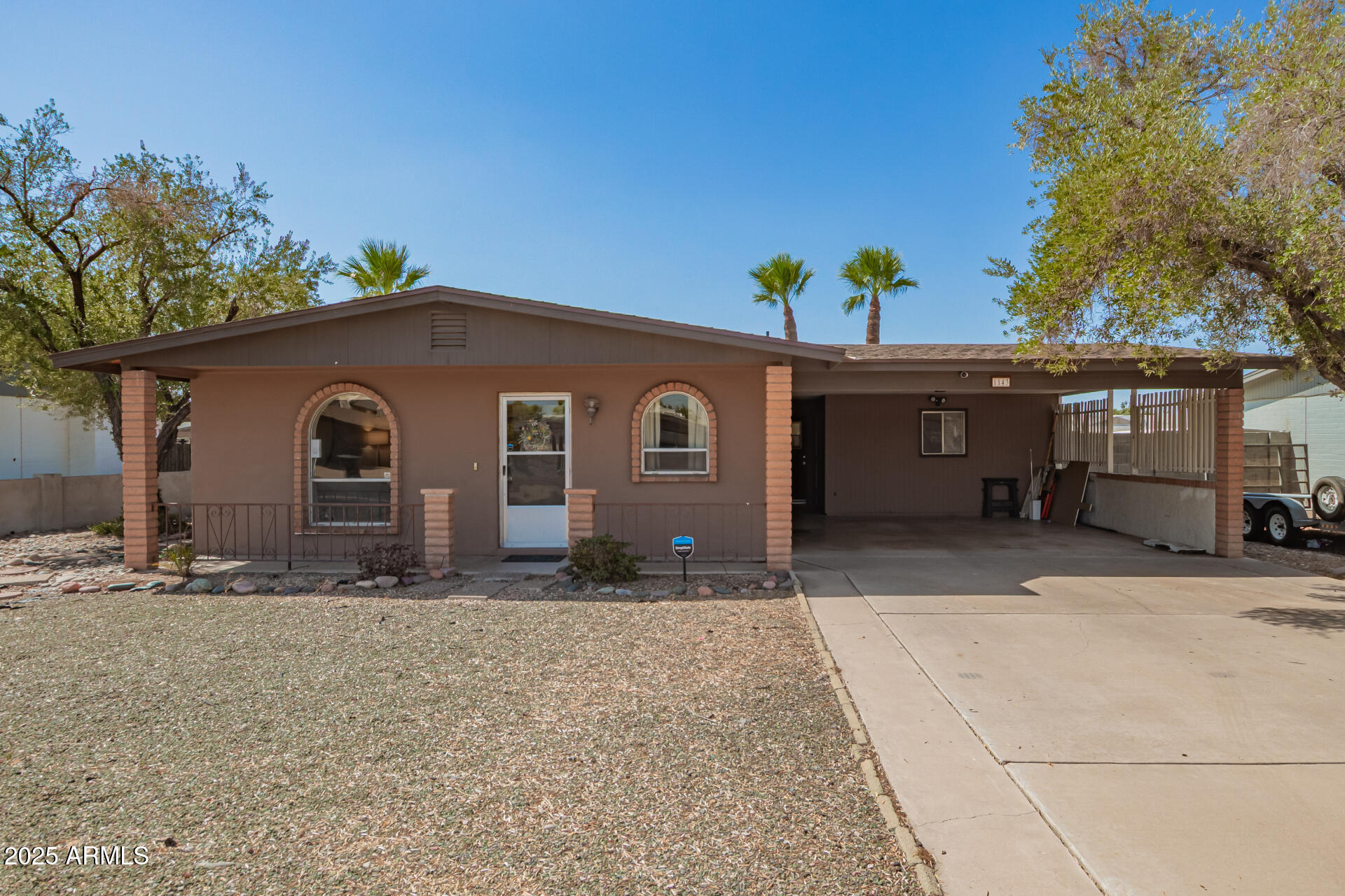 1143 W EMELITA Avenue